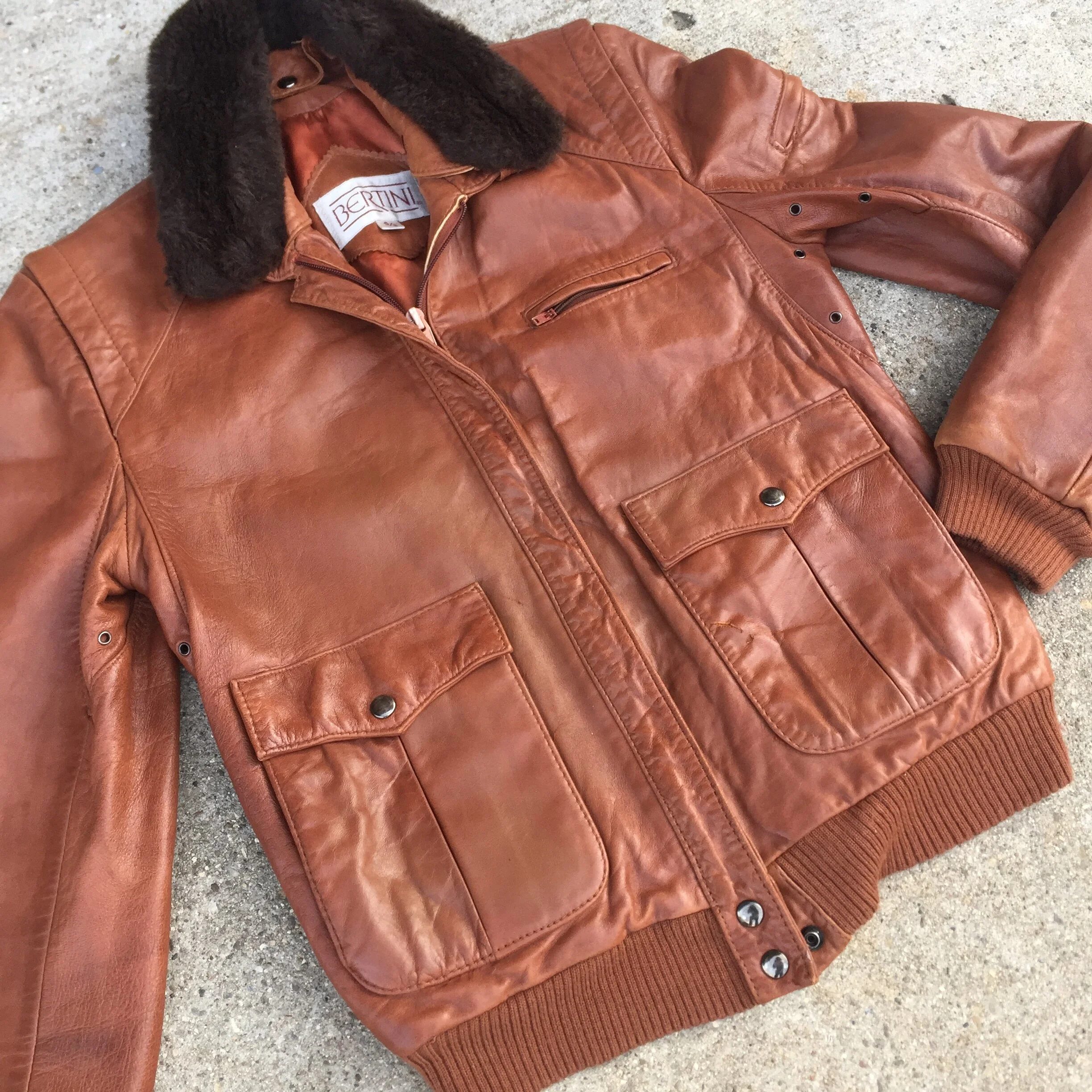 BrownLeatherJacket_fakefurcollar_4.JPG