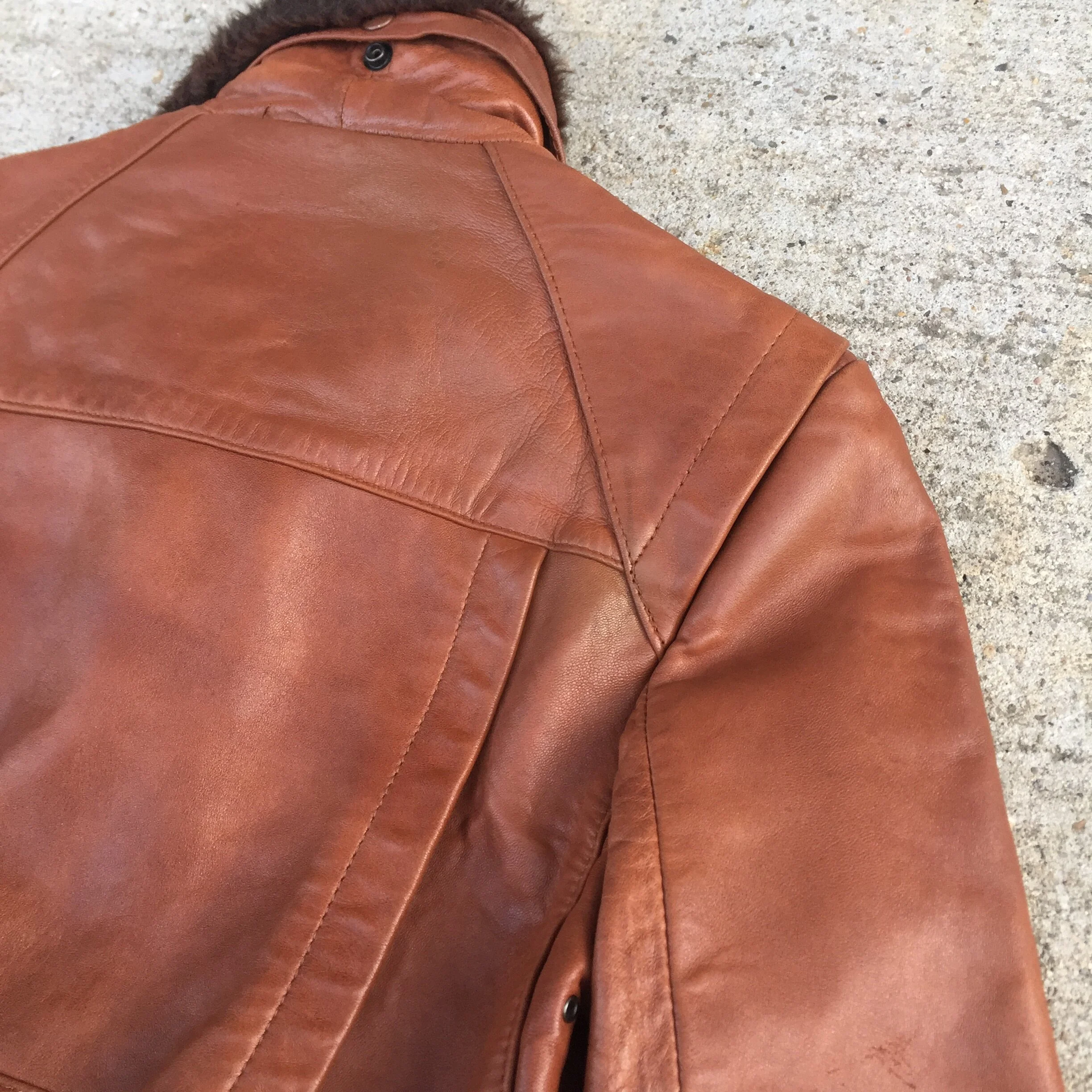 BrownLeatherJacket_fakefurcollar_13.JPG
