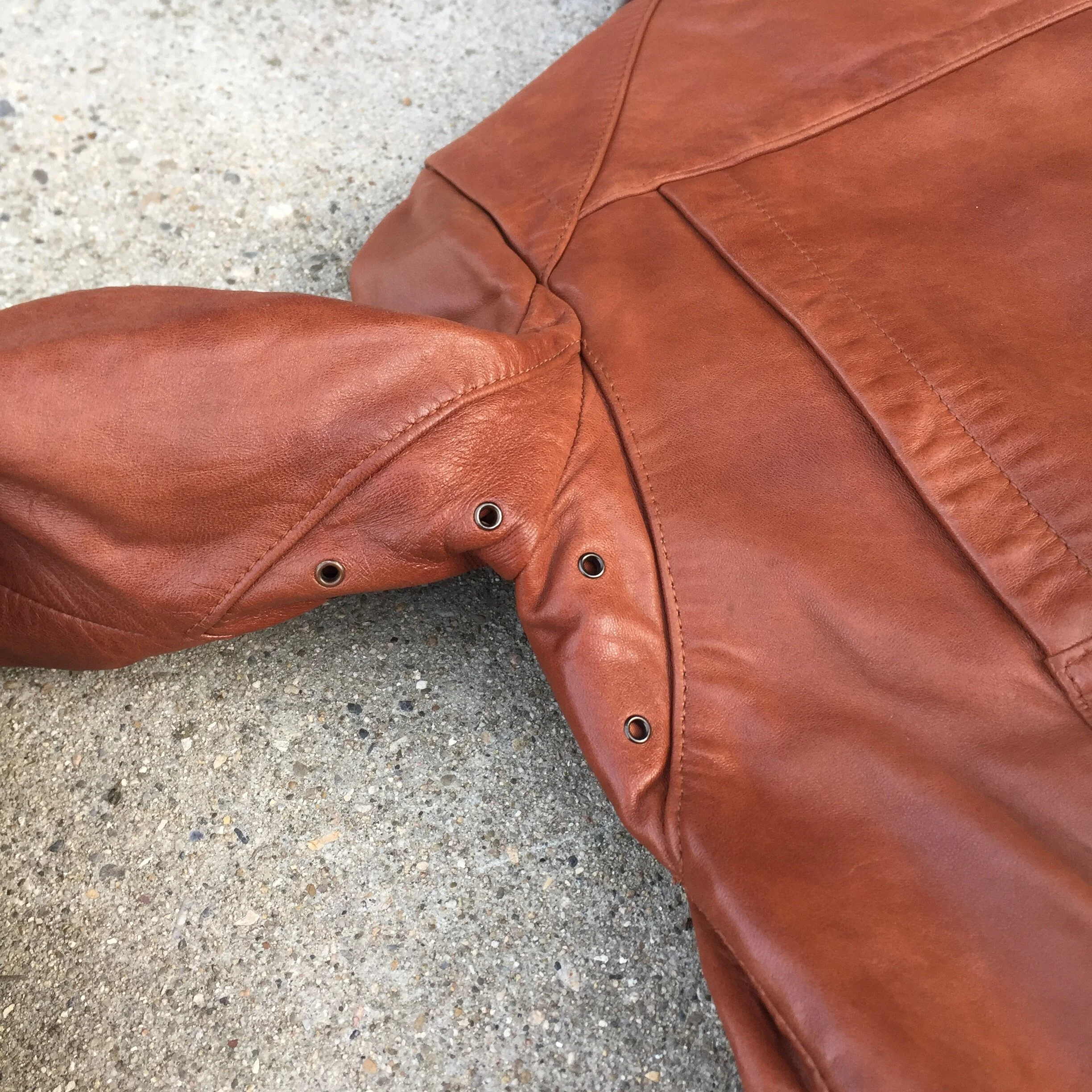 BrownLeatherJacket_fakefurcollar_15.JPG