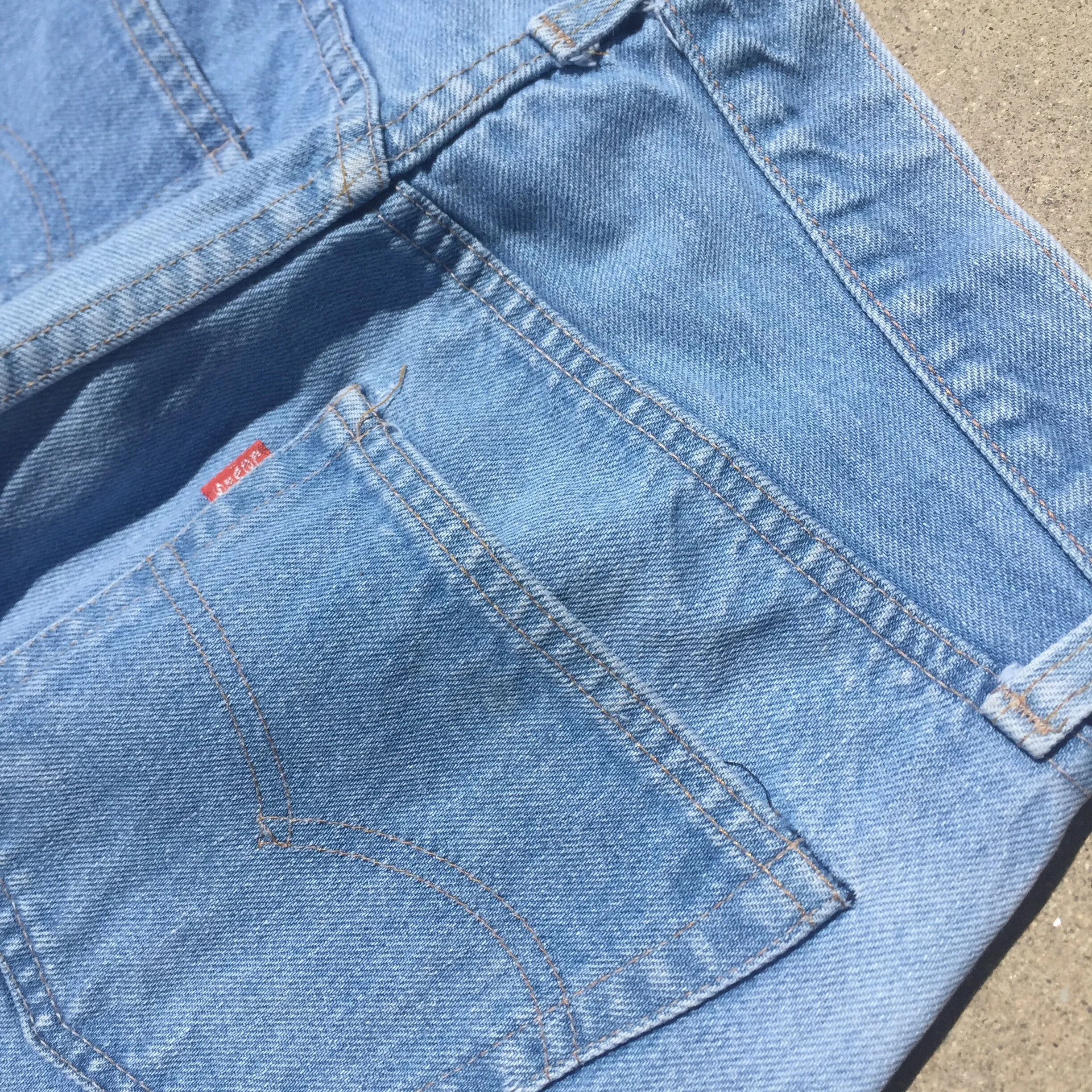 Levis_selvedge_superlightwash_pinkstitch_9.JPG