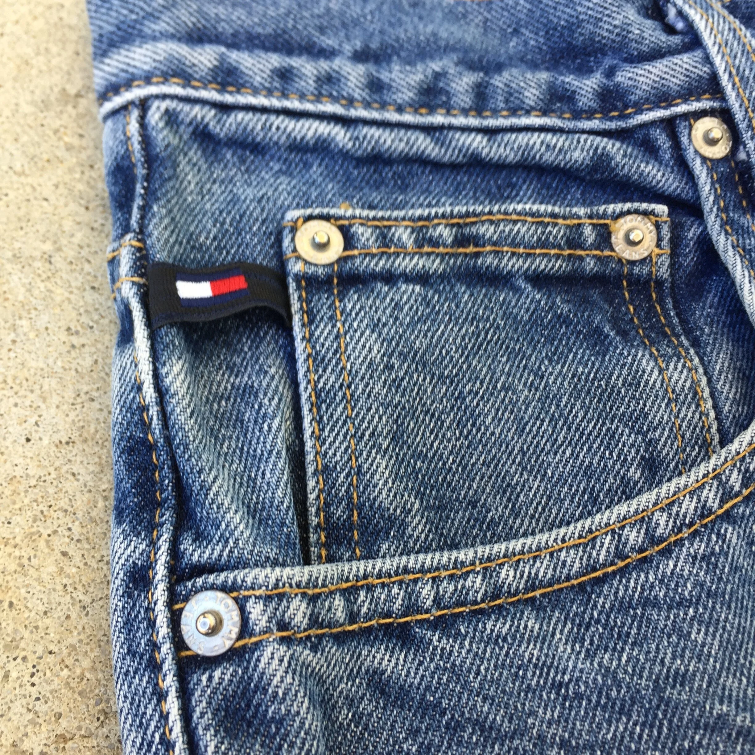 TOMMY-pocketdetailSIDEFLAG.JPG