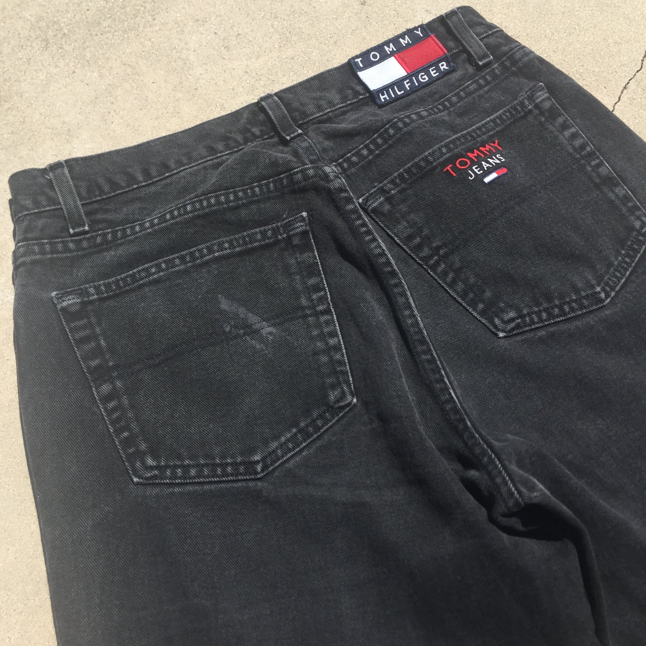 TH_BlackJeans_PocketDetails_4.JPG