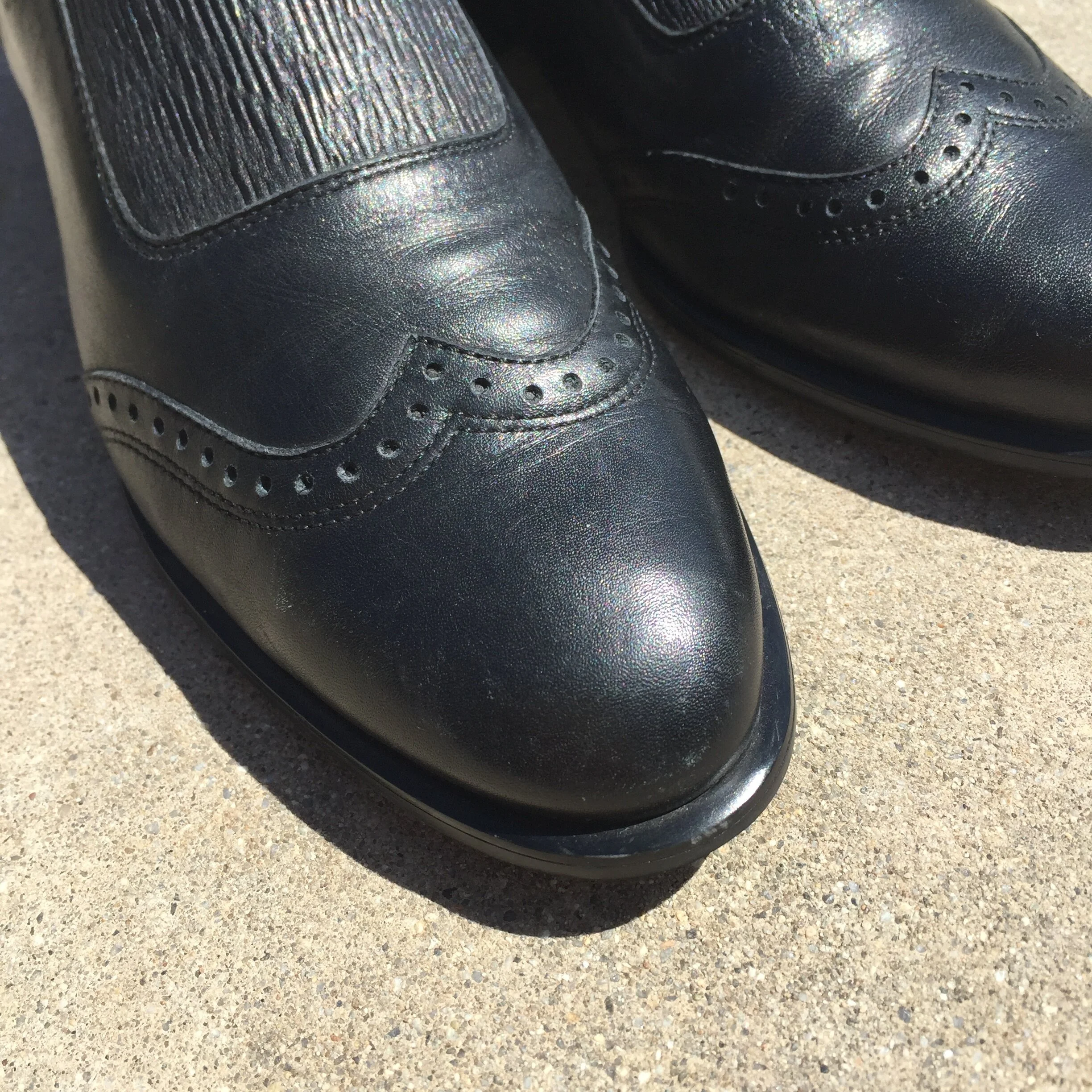 BlackLeatherShoes_withwingtip_2.JPG