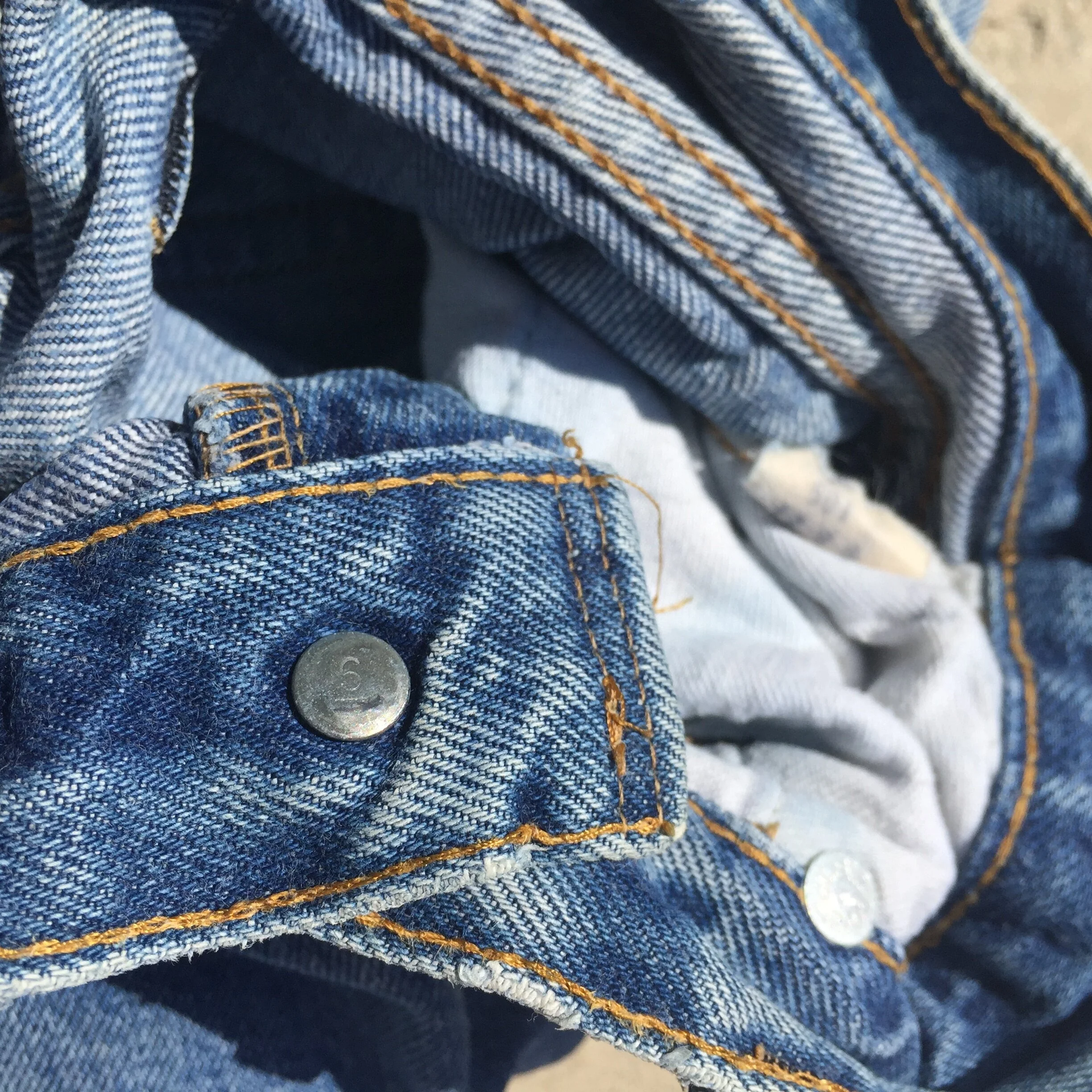 LevisSelvedge_501s_ThighStitch_14.JPG