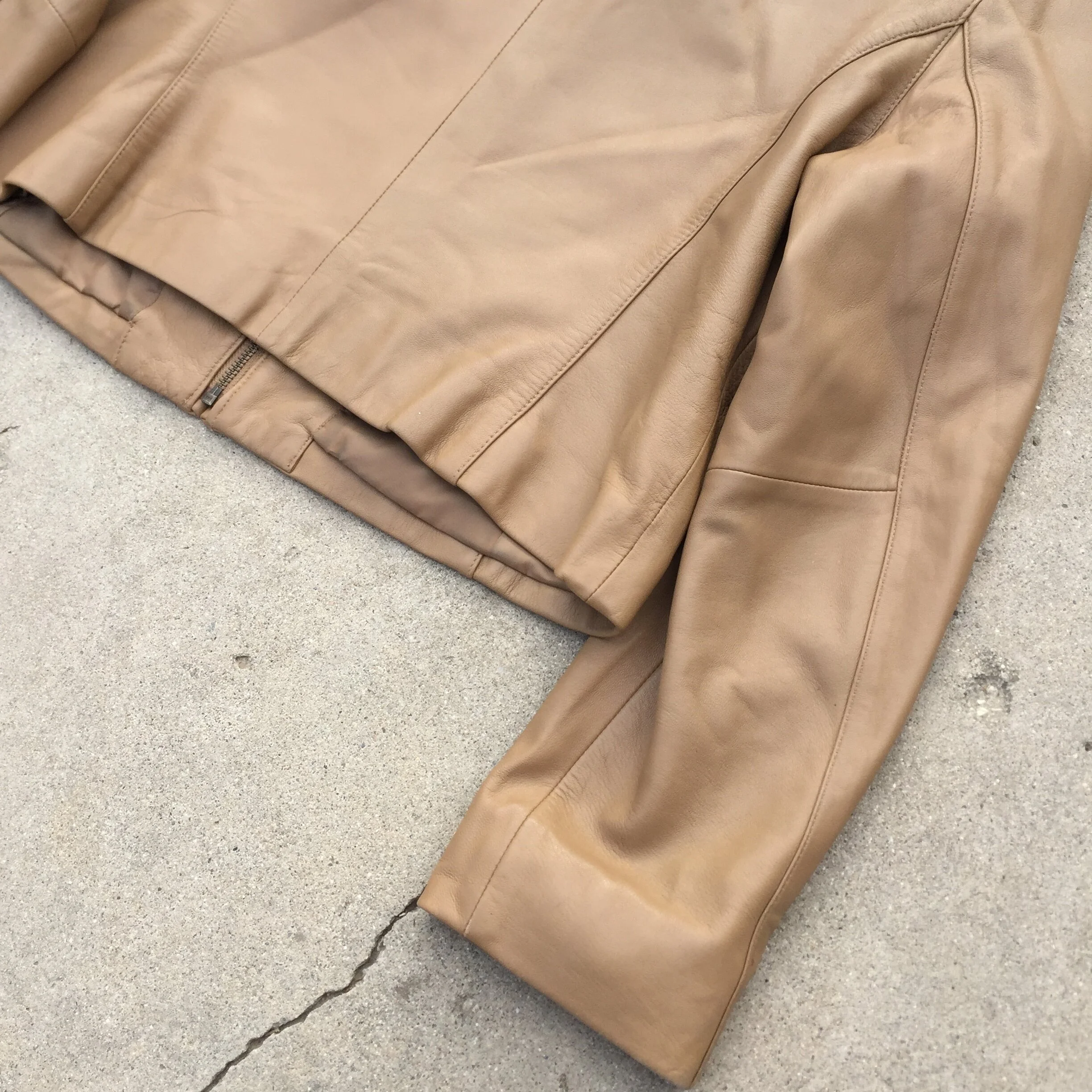 LightBeige_LeatherJacket_21.JPG