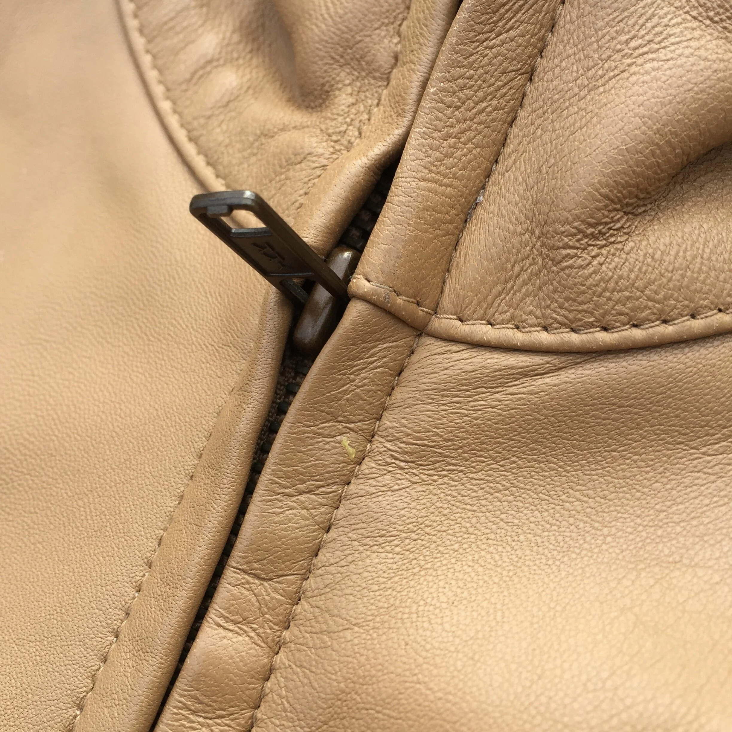 LightBeige_LeatherJacket_15.JPG