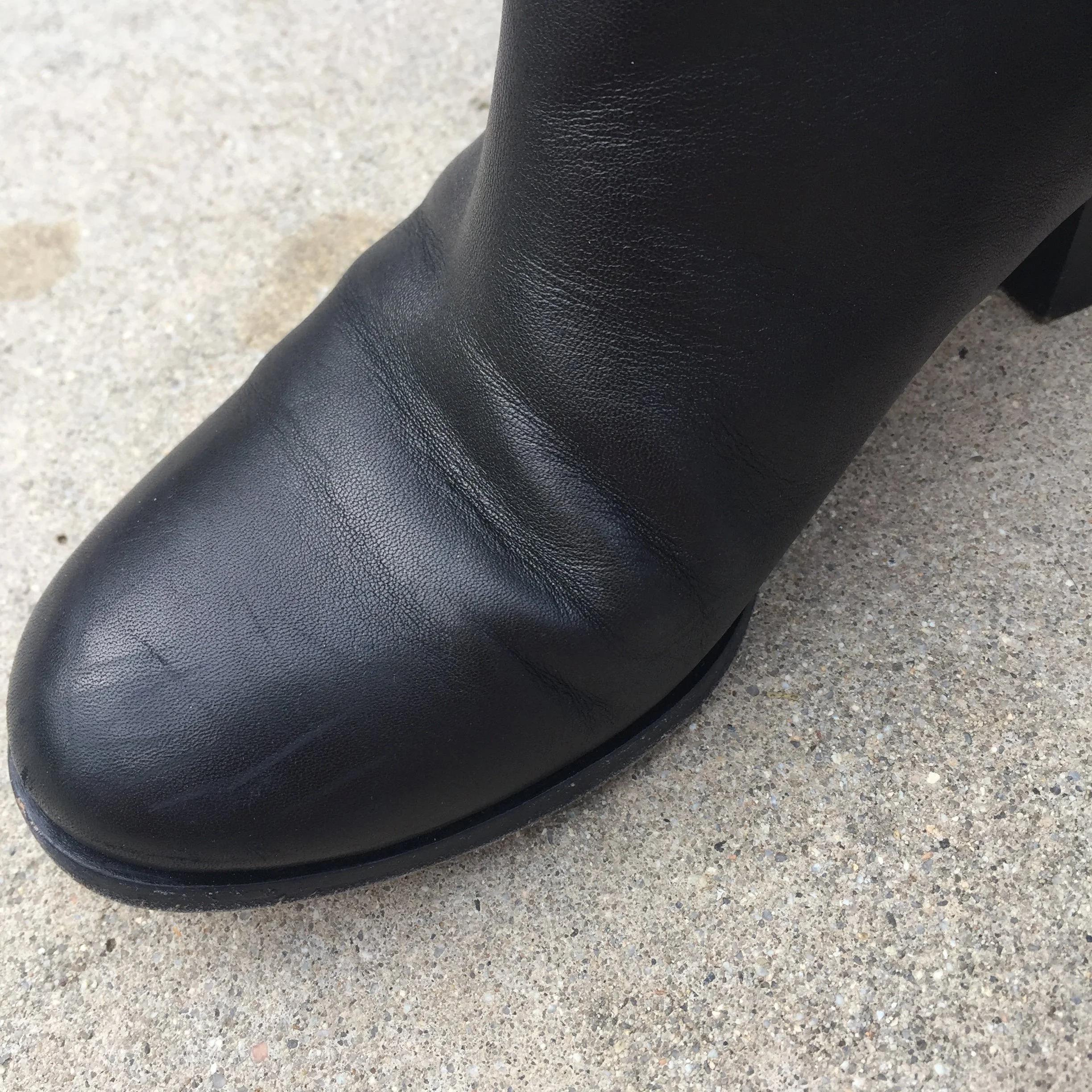 ChanelBlackBoots_7.JPG