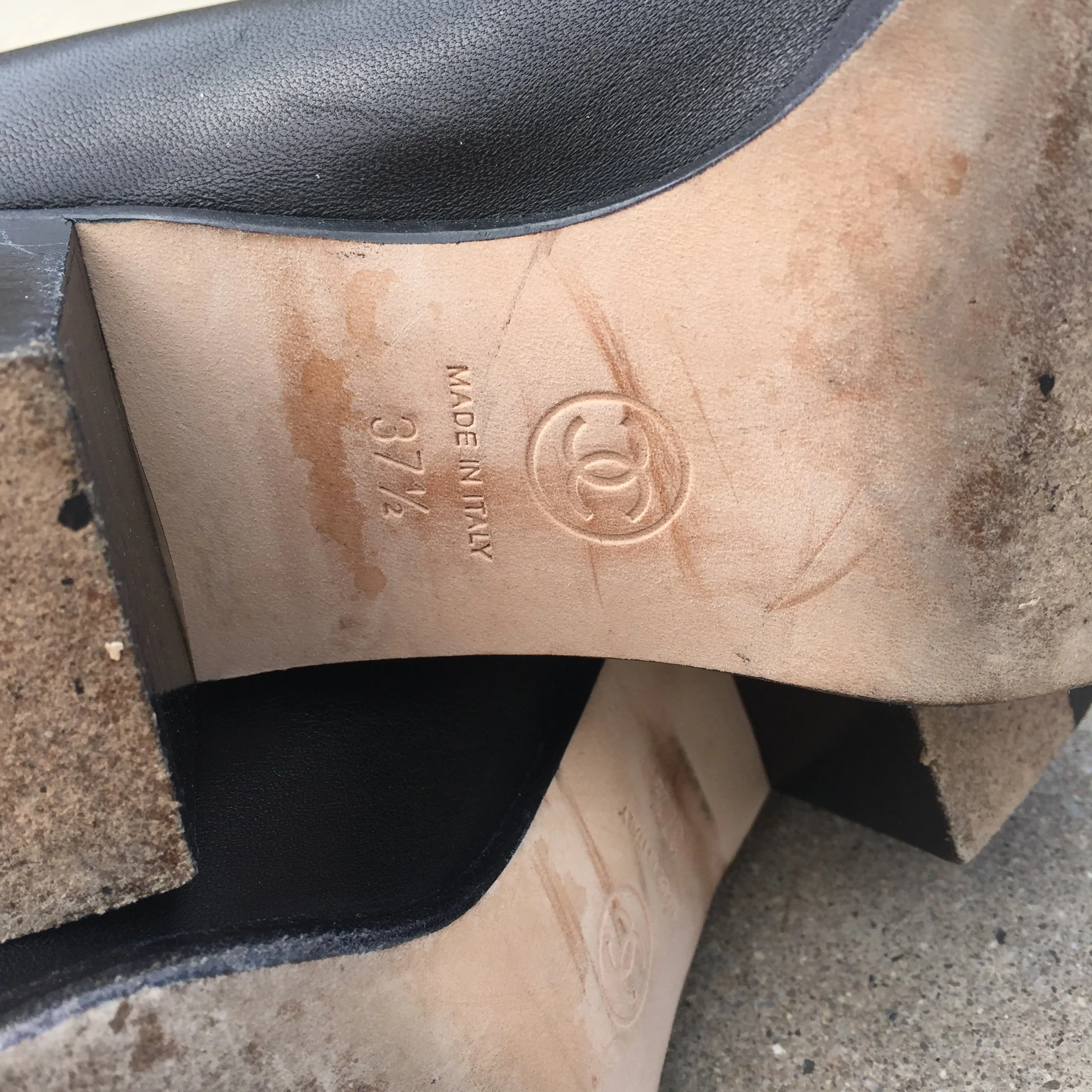 ChanelBlackBoots_13.JPG