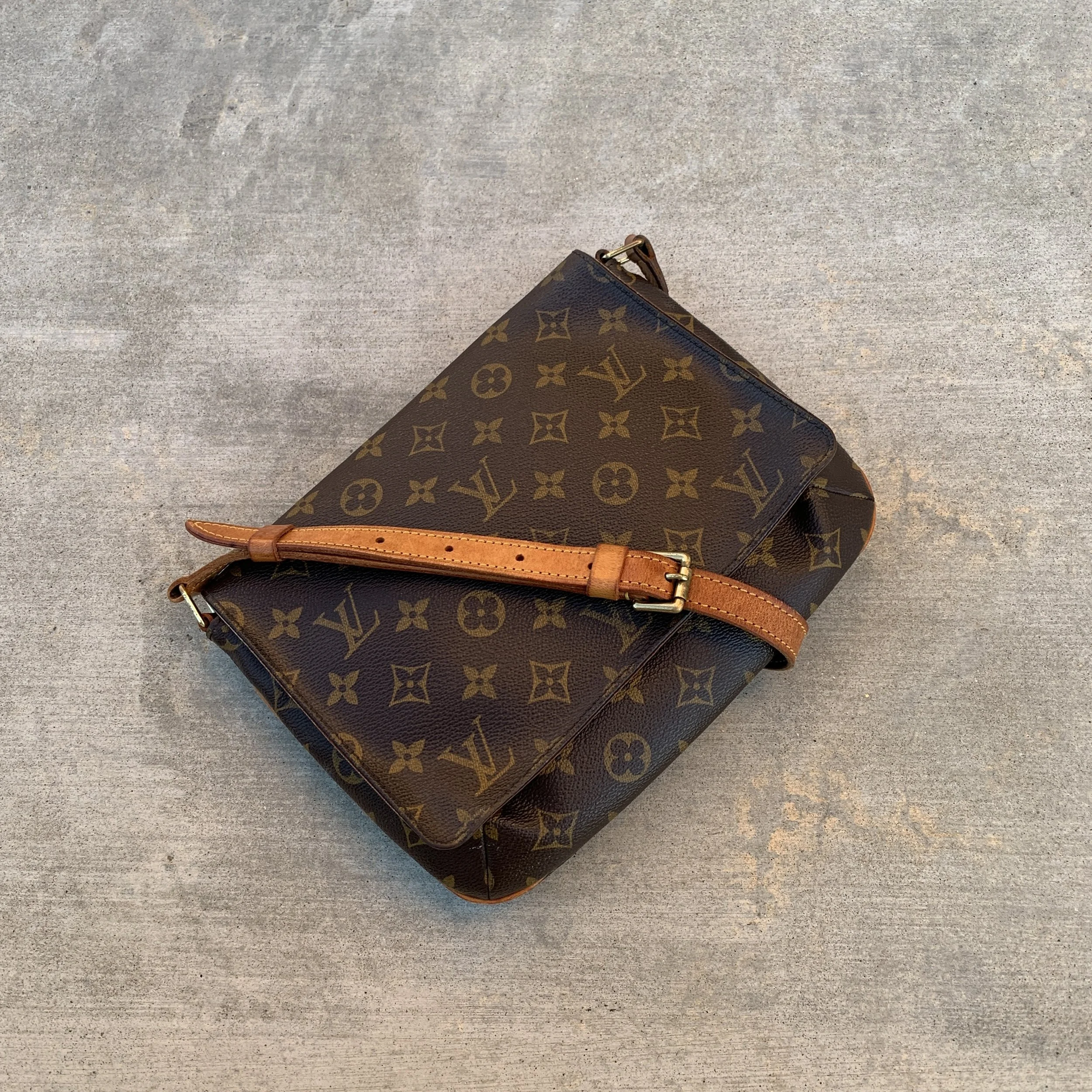 Vintage Louis Vuitton Musette Tango — The Peace Village