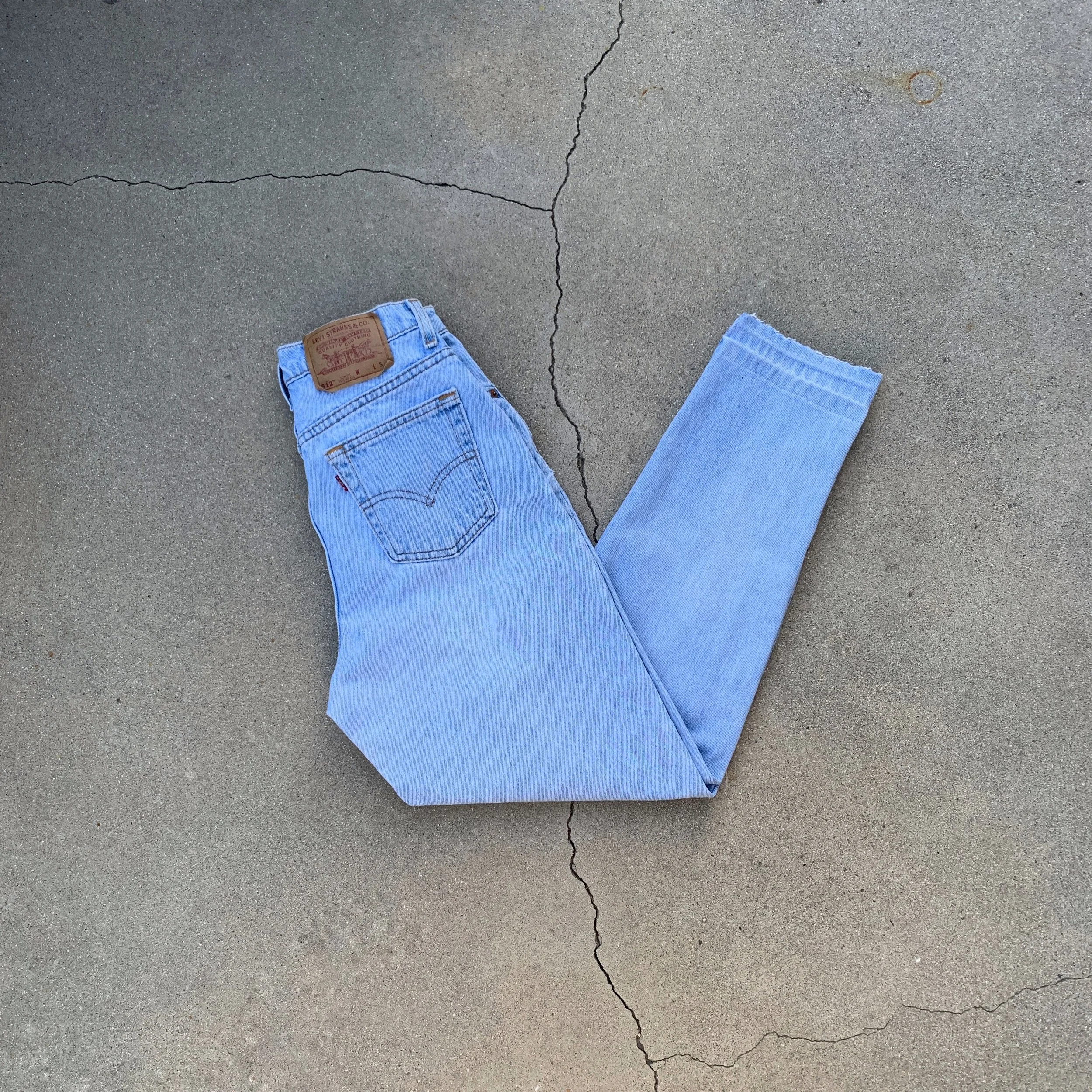 Vintage Light Wash Levi's 512s