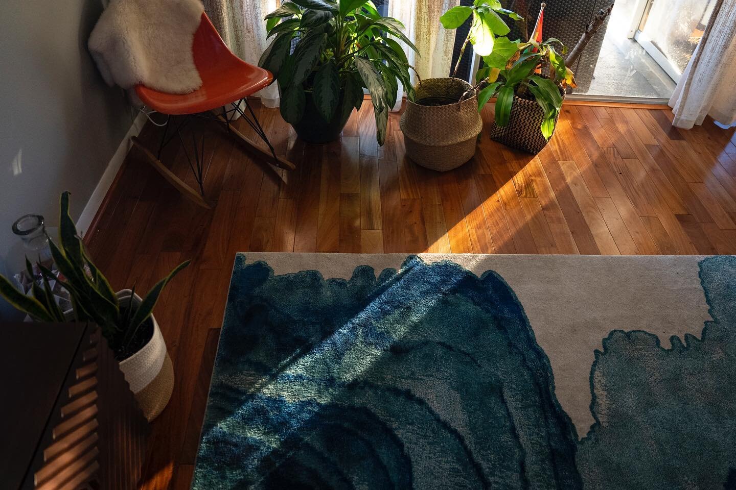I watch enough HGTV to know we should have taken a before photo. So instead of a transformation reveal, here&rsquo;s a glimpse of our little living/dining room makeover as told through pretty morning light.