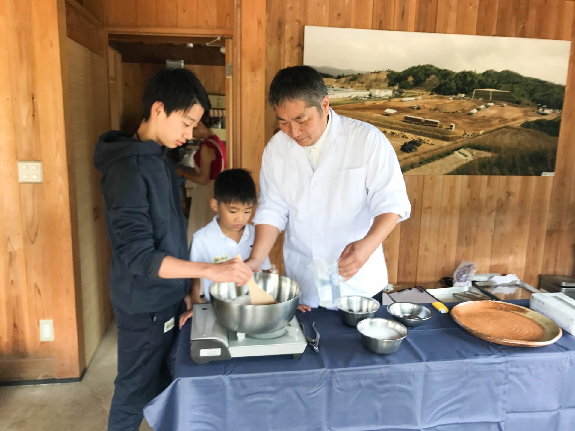 求肥をつくる料理上手の兄弟