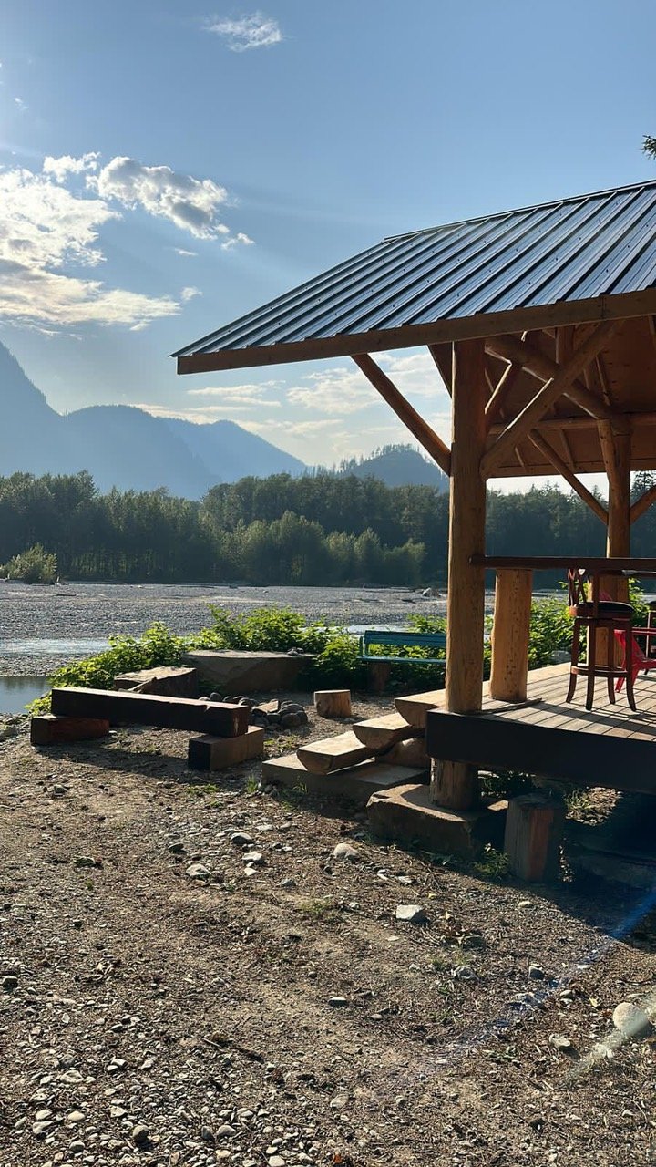 Pitt River Lodge.jpg