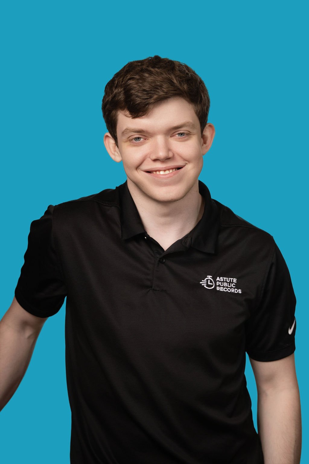 Headshot2_Blue.jpg