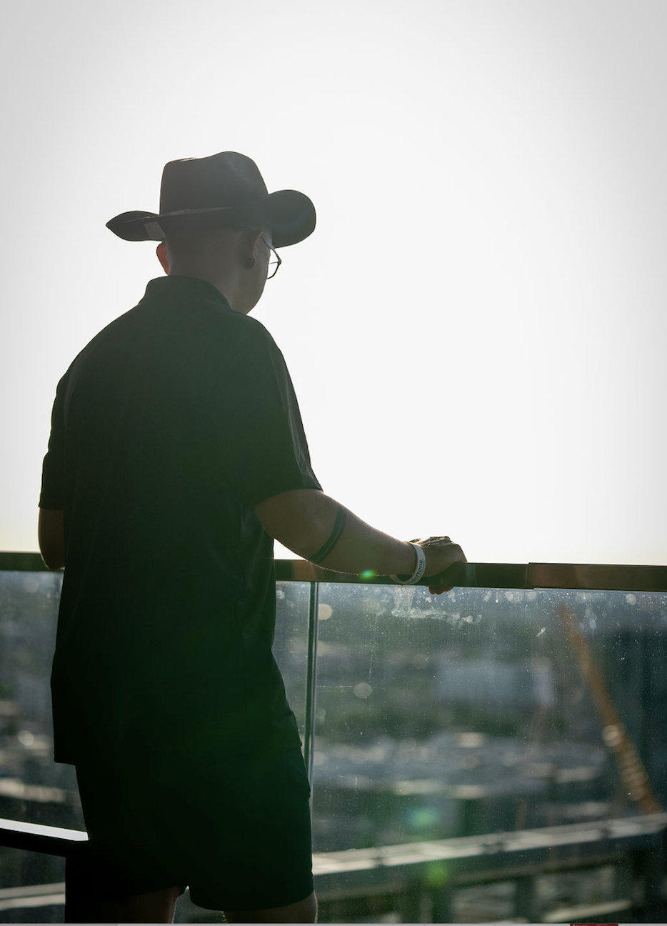 MAN-COWBOY-HAT