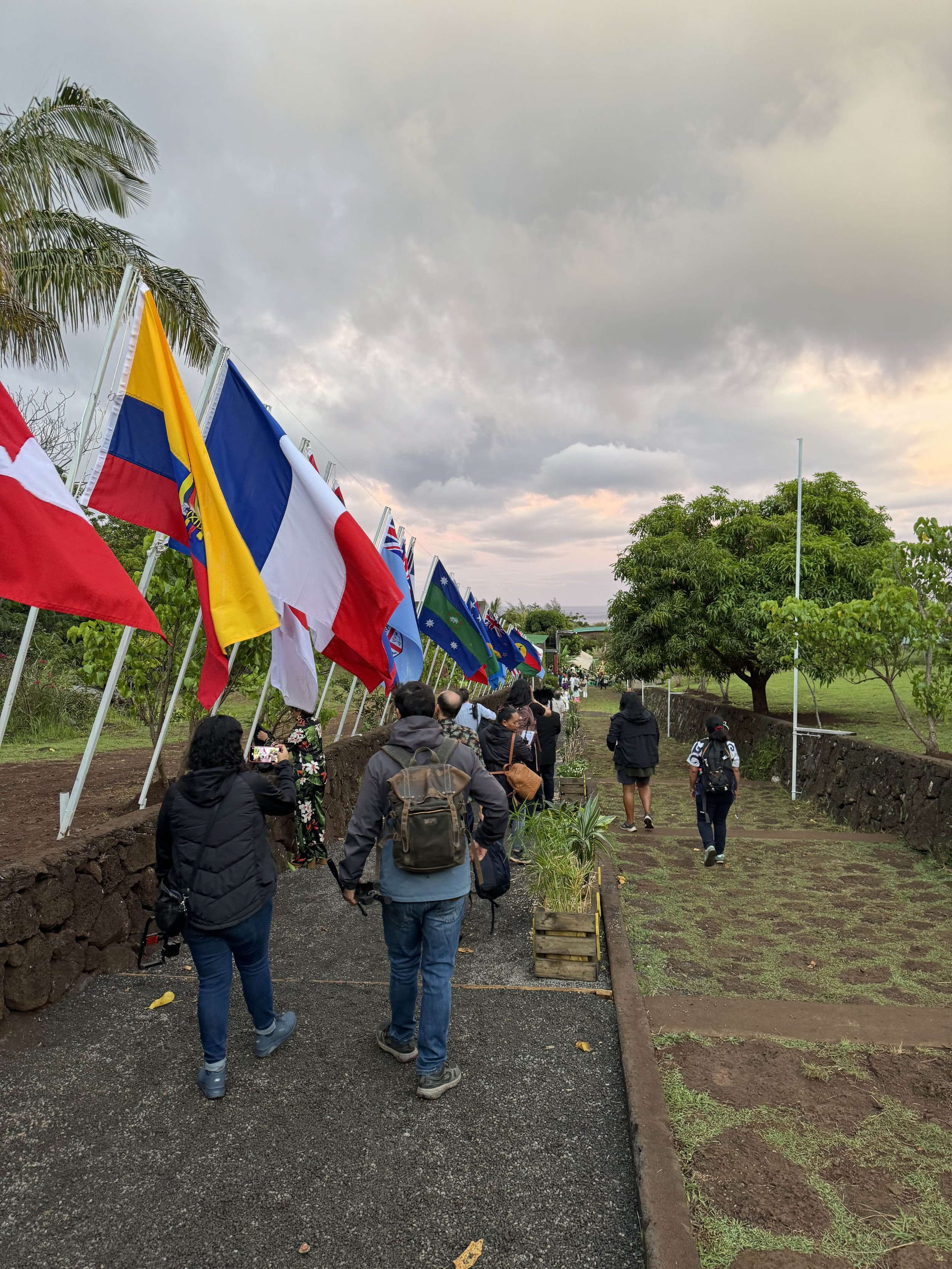 Rapa-Nui-Summit-Flag-Entry.jpg