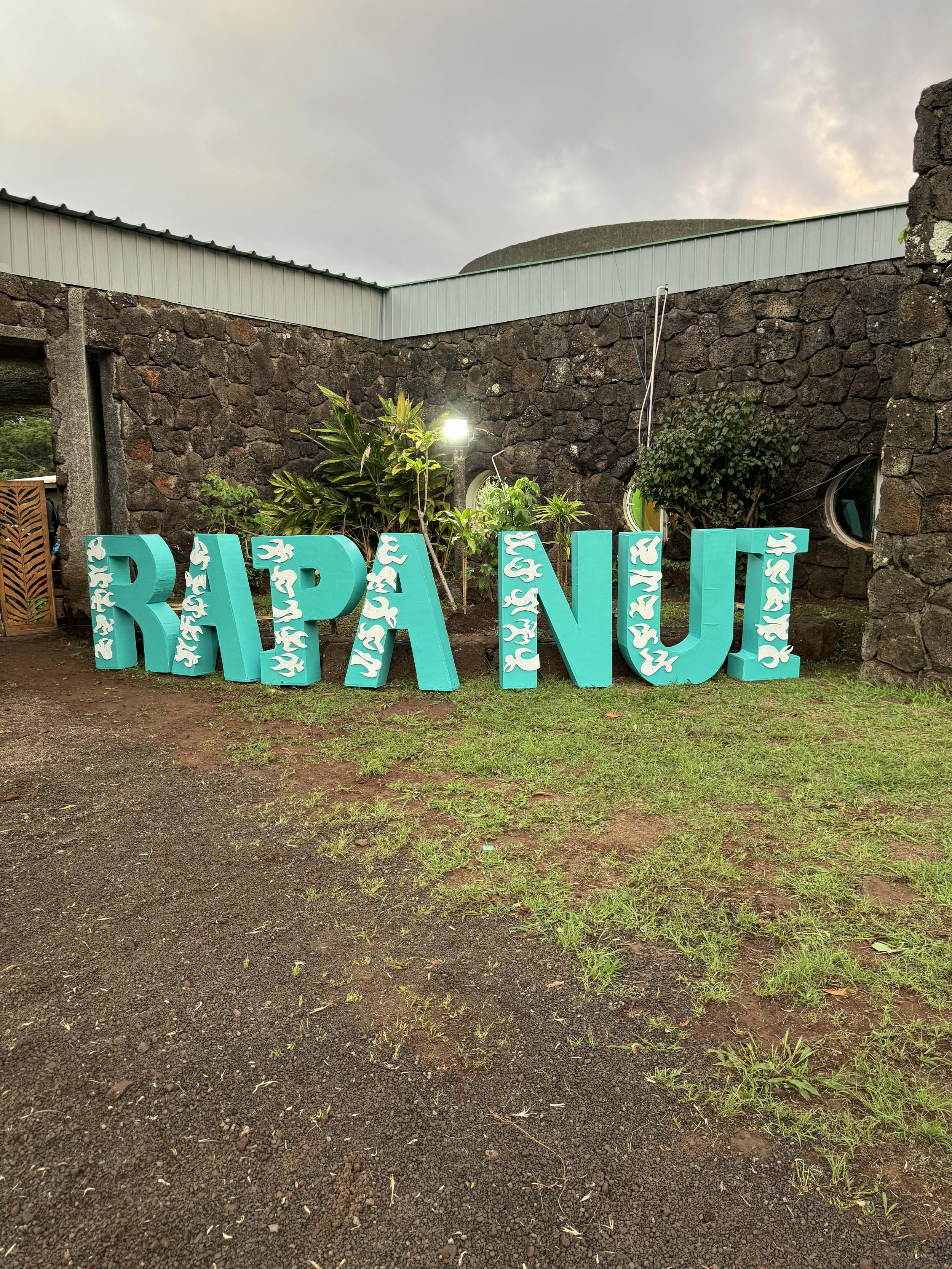 Rapa-Nui-Summit-Jumbo-Sign.jpg