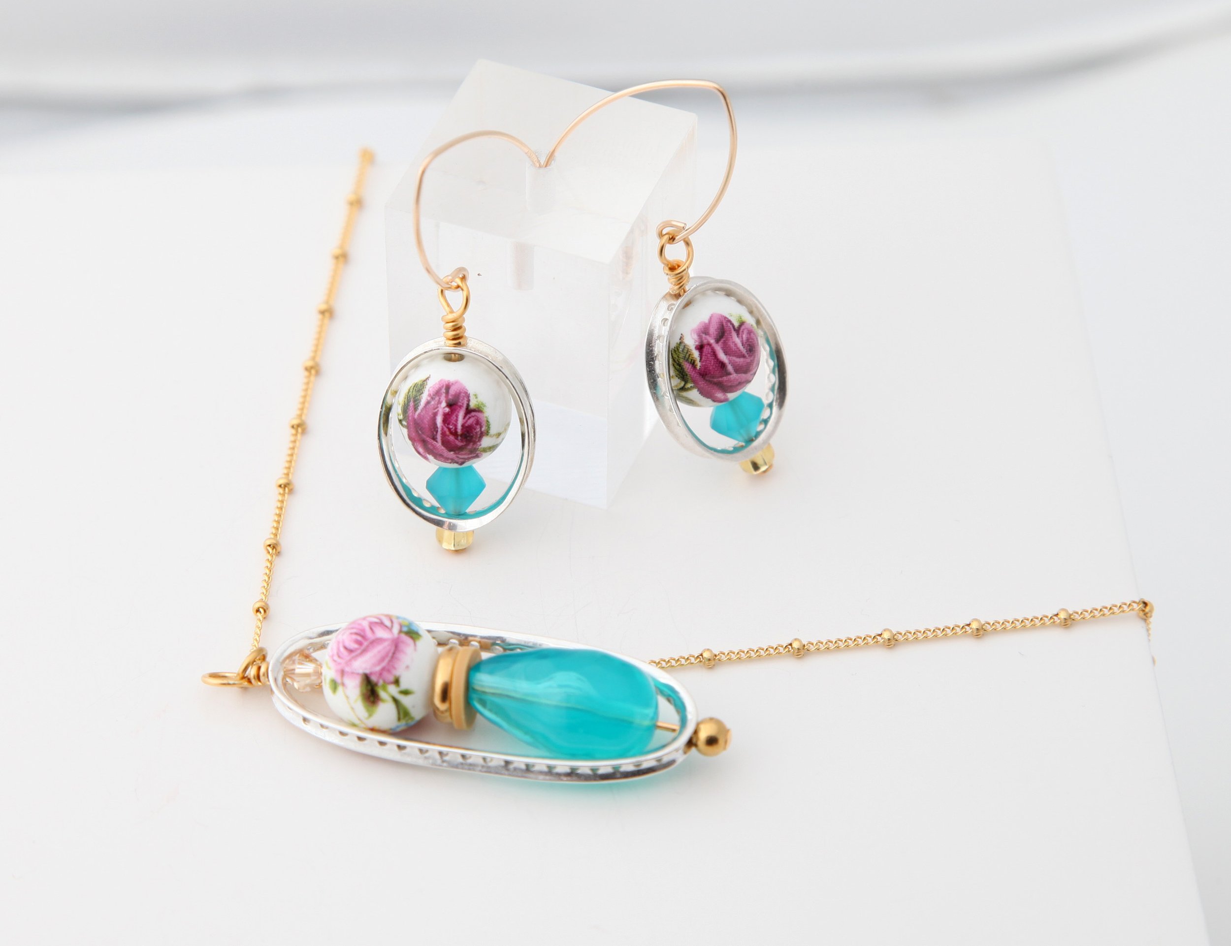 Rose vase necklace and earrings 1.jpg