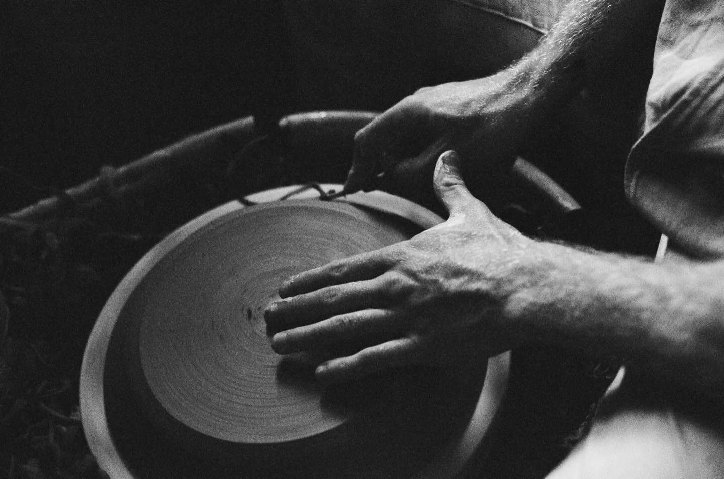 Introductory and intermediate classes available this week. 
Full day workshops Saturdays 9:30-2:30pm lunch included from @vanillafood 
Head to the website @claynoosa to book your spot.
.
.
.
.
.
.
#pottery #noosa #clay #ceramics #ceramicart #art #noo