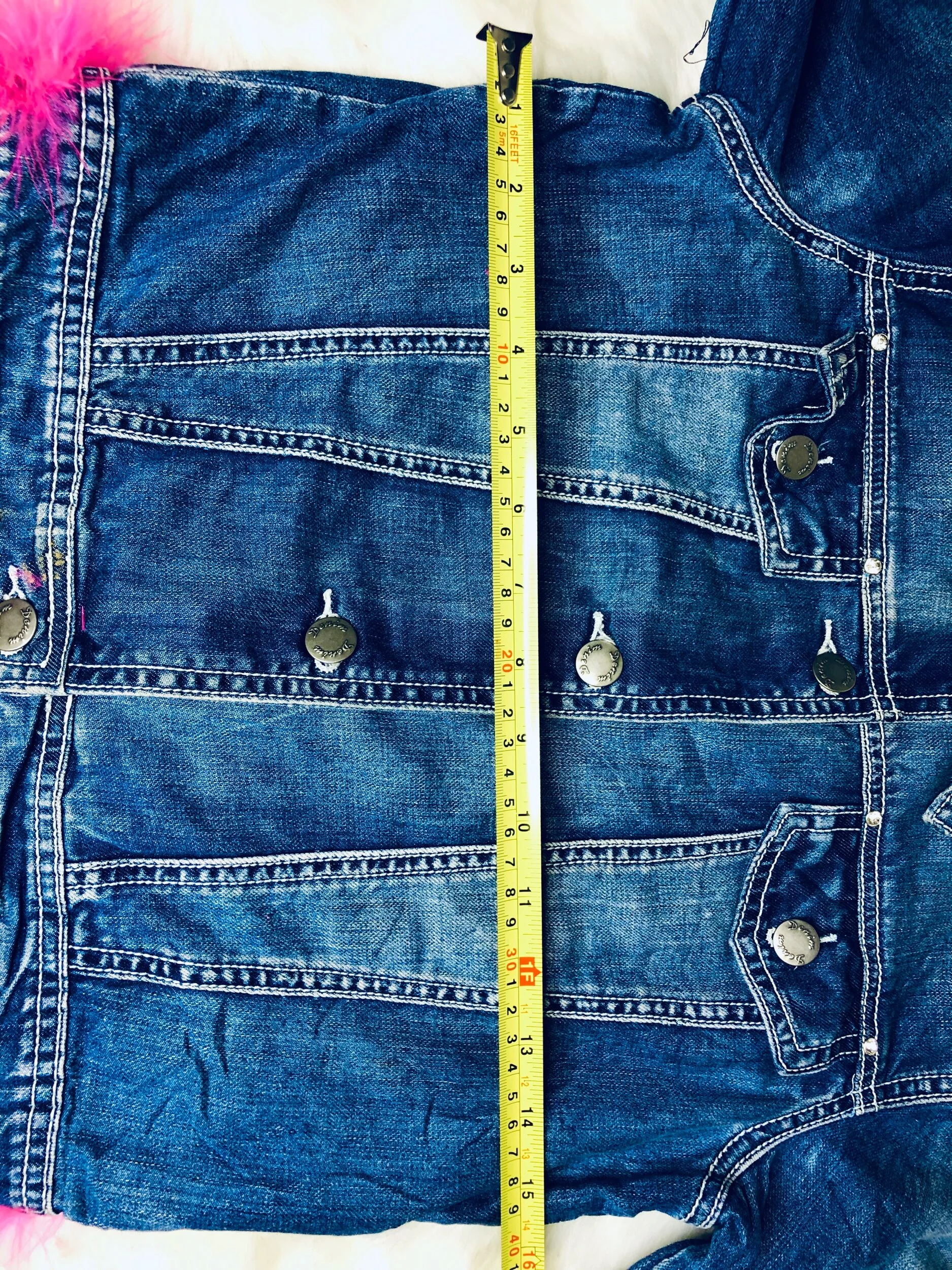 AEF7B6C9-E4D1-4D11-BBE2-262D3B056033