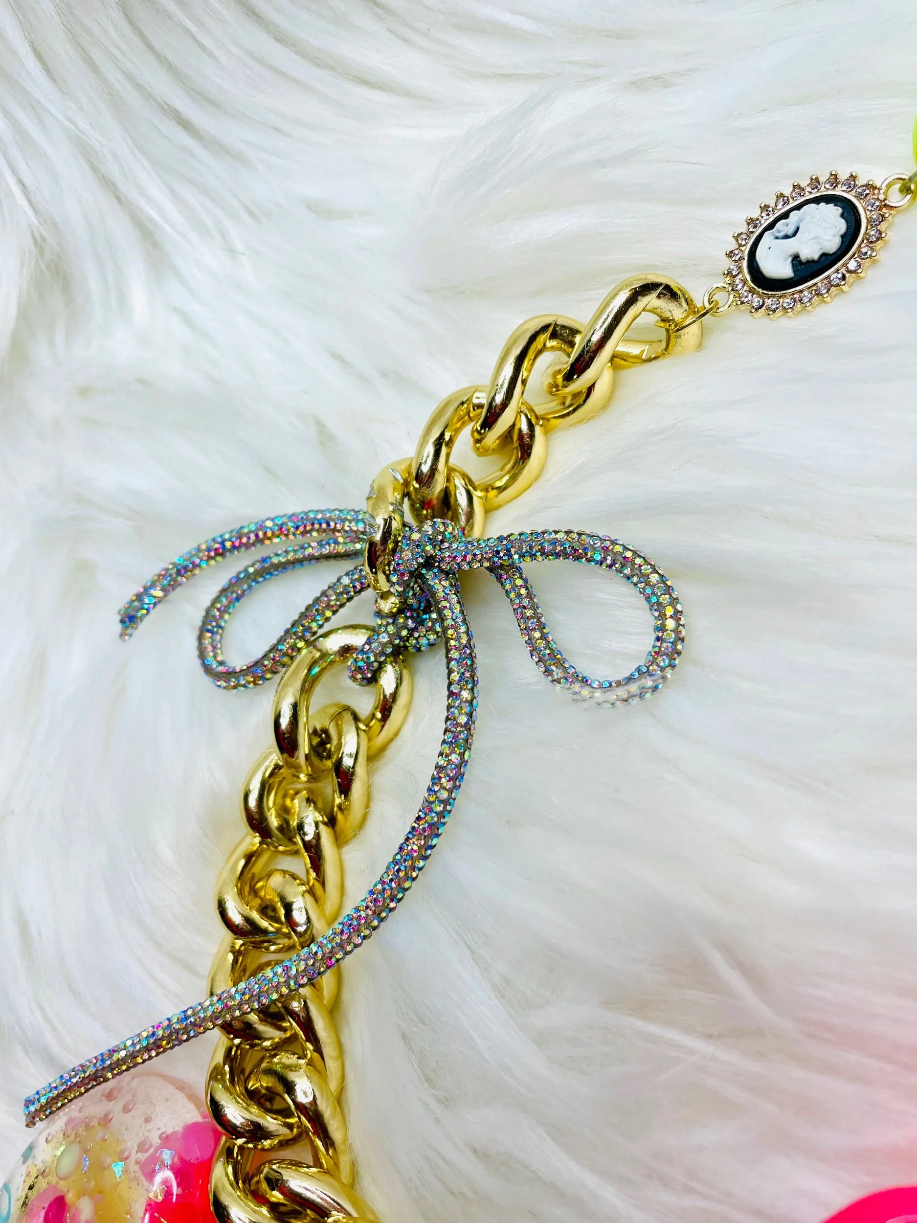 6AA4A6D7-BD60-4469-A324-653C31518C44