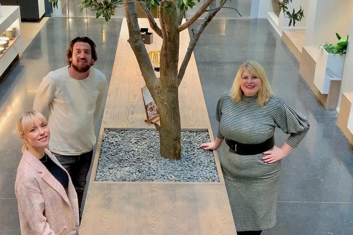 Vi dyrker nysgjerrighet som drivkraft og snakker et språk som folk forstår. AntiDiffer vokser videre.