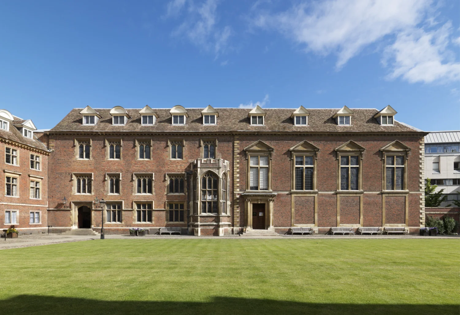 st-catharines-college-cambridge_thomas-denny_stained-glass_01.jpg
