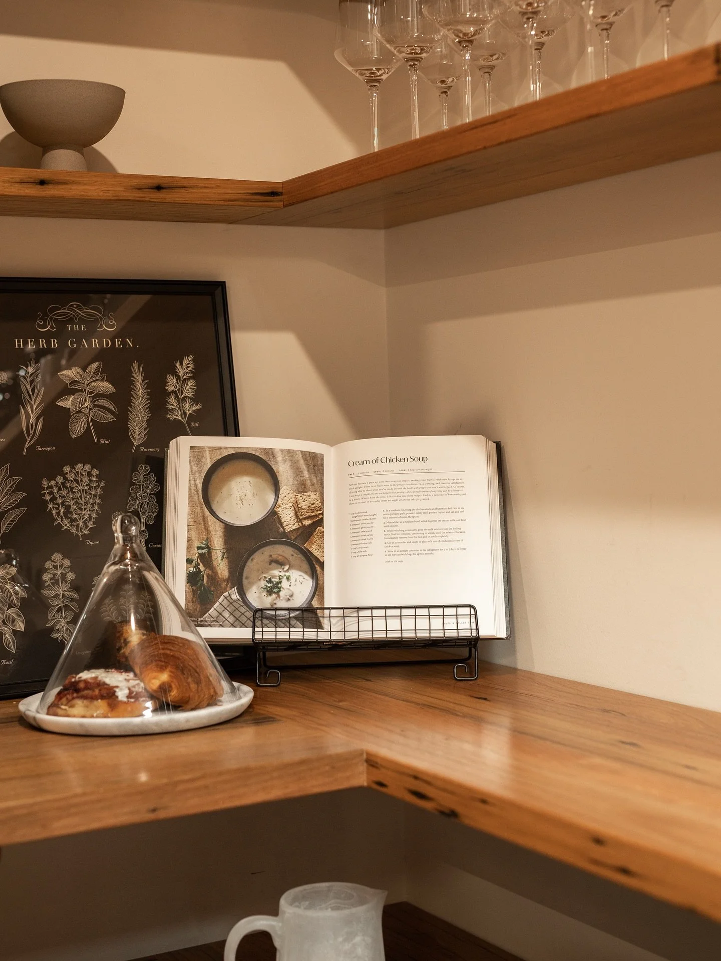 Silly season is nearly upon us! 🎄🎅🏽🥂🌟
It&rsquo;s almost time to unwind and relax from the crazy year it&rsquo;s been

Dates are filling up fast for December/January, take a look online at our website and make sure you book your summer getaway be