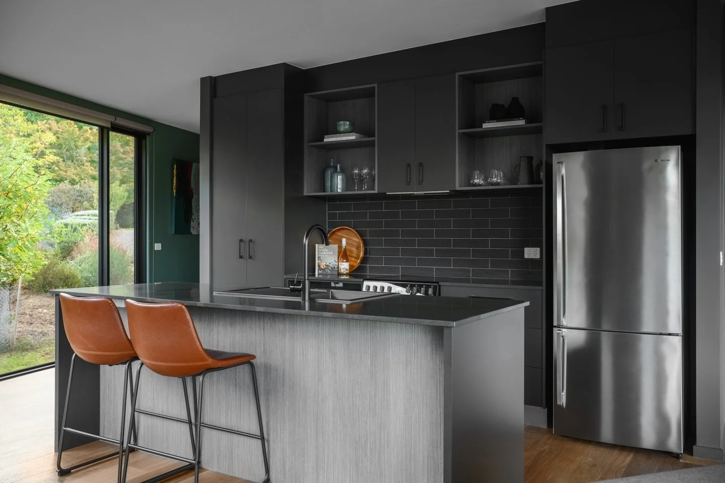 The name says it all! 
The View Apartments are the perfect choice for your next getaway to Victoria&rsquo;s High Country ⛰️🚴🏽&zwj;♂️🫶🏼🌟

Book your stay online or get in contact! 

Email: stay@brightboutiqueaccommodation.com.au 
Phone: 0488 554 8