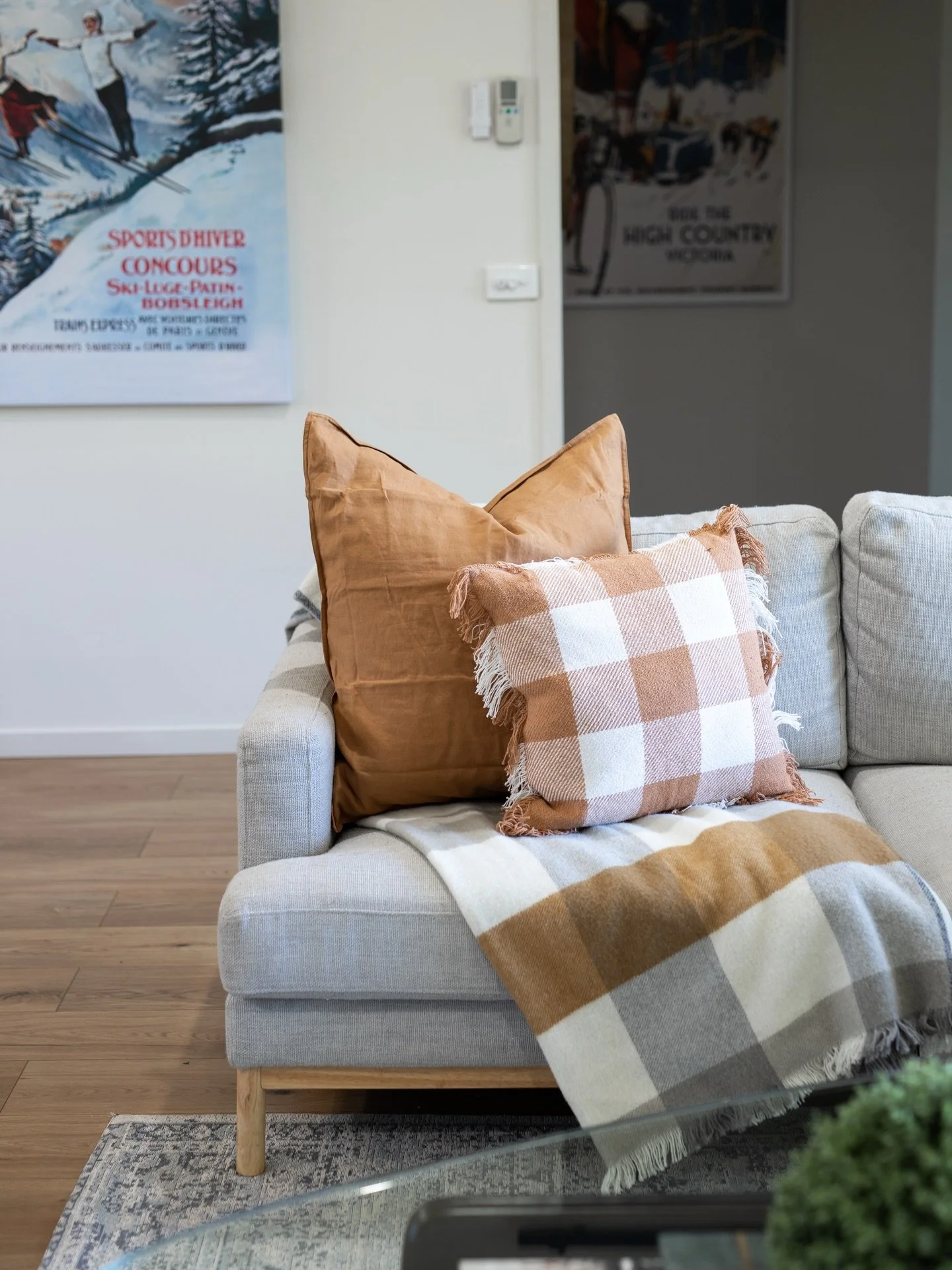 March at 13 Mountbatten 🌟
Catch the last of these warm nights, hot days and balmy mornings with us in Bright! 

We have 2 weekends in March available for booking! 
Stay here:
Fri 13th - Sun 15th March 
Fri 20th - Sun 22nd March 

Next available: 
19