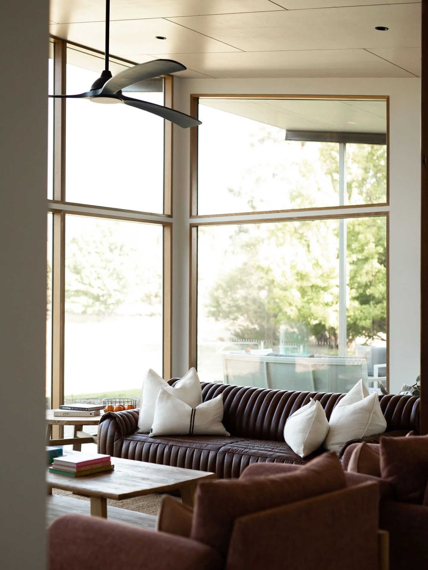 Meet in the High Country? 
Silver House sleeps a whole 16 people! 
With 5 king rooms and 3 bunk beds, this home is bound to make a memorable stay 💫⛰️🍂🎿✨

Email: stay@brightboutiqueaccommodation.com.au 
Phone: 0488 554 888