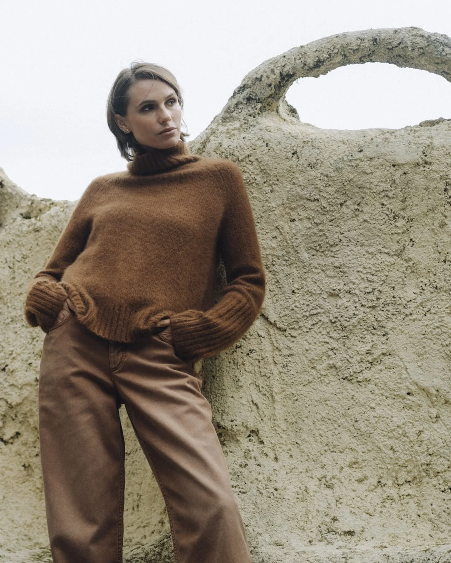 for all cashmere lovers • weich, warm und cosy sind die exklusiven Kaschmir Pullover von LU REN, zu finden in unserem Store in Küsnacht an der Florastrasse 17
#cosy #knits #cashmere #luren #ledergerbermode 
#photographer @nicksoland 
#ass