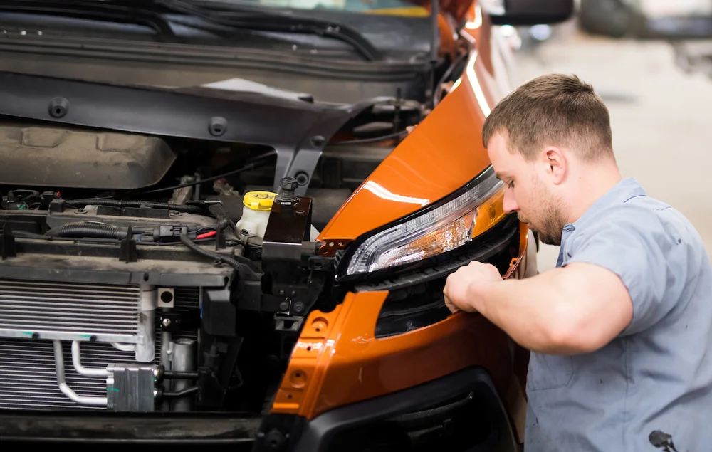 Osseo Maple Grove Car Repair And Windshield Repairmen Bob And Carl S Auto Body And Glass