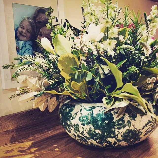 When beautiful flowers turn up at your door.......#flowers #beauty #grateful #happythanksgiving #lifeisfulloflove