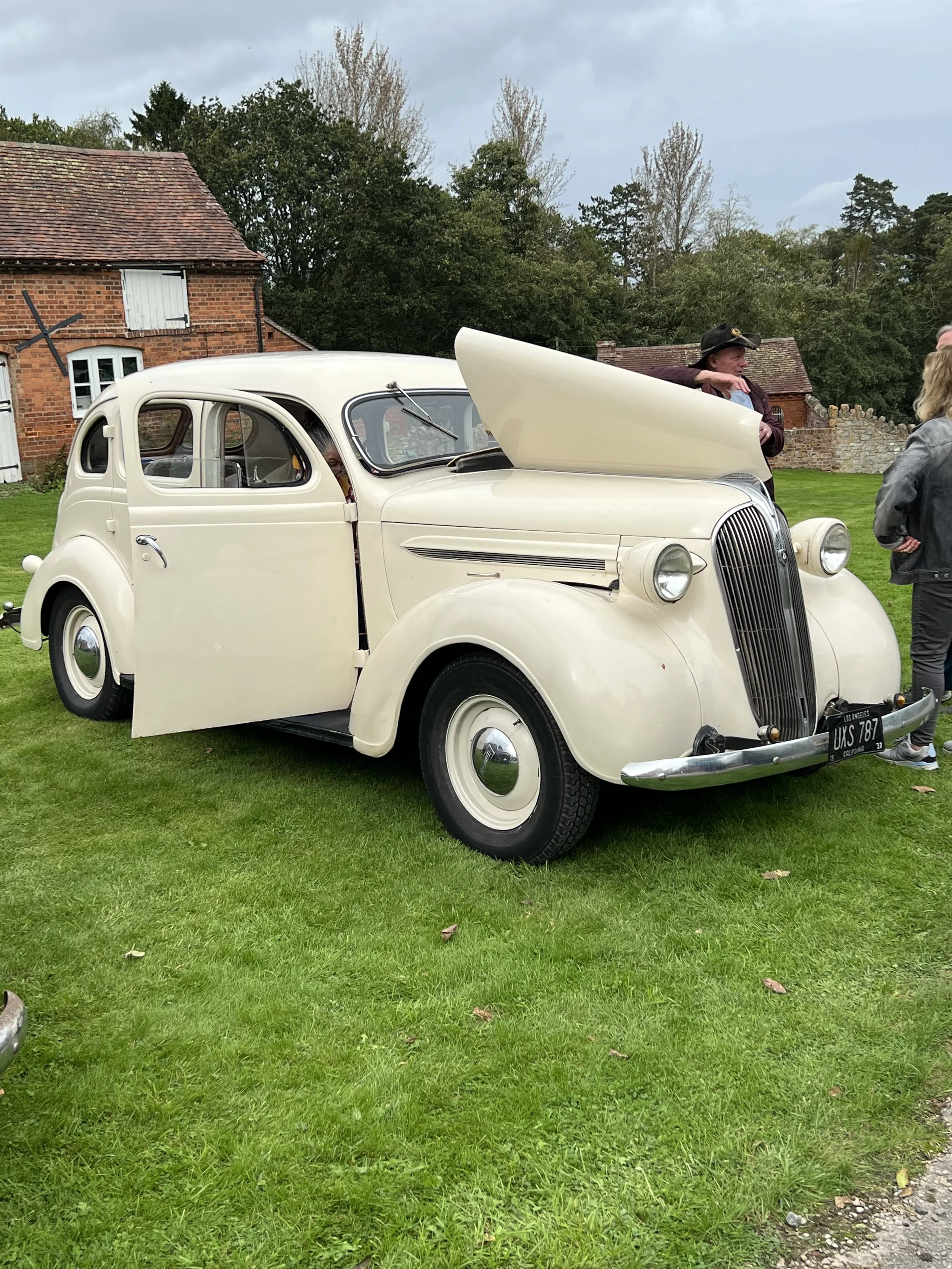 CLASSIC CAR MEET UP -  LAST THURSDAY OF EVERY MONTH