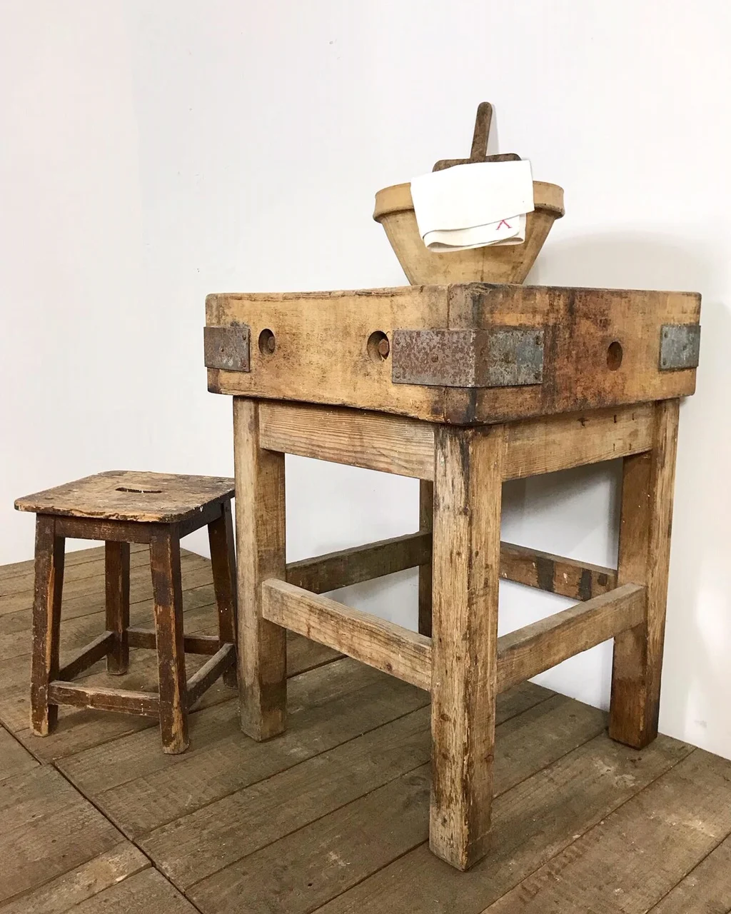 Superb Antique Country Farmhouse Butchers Block