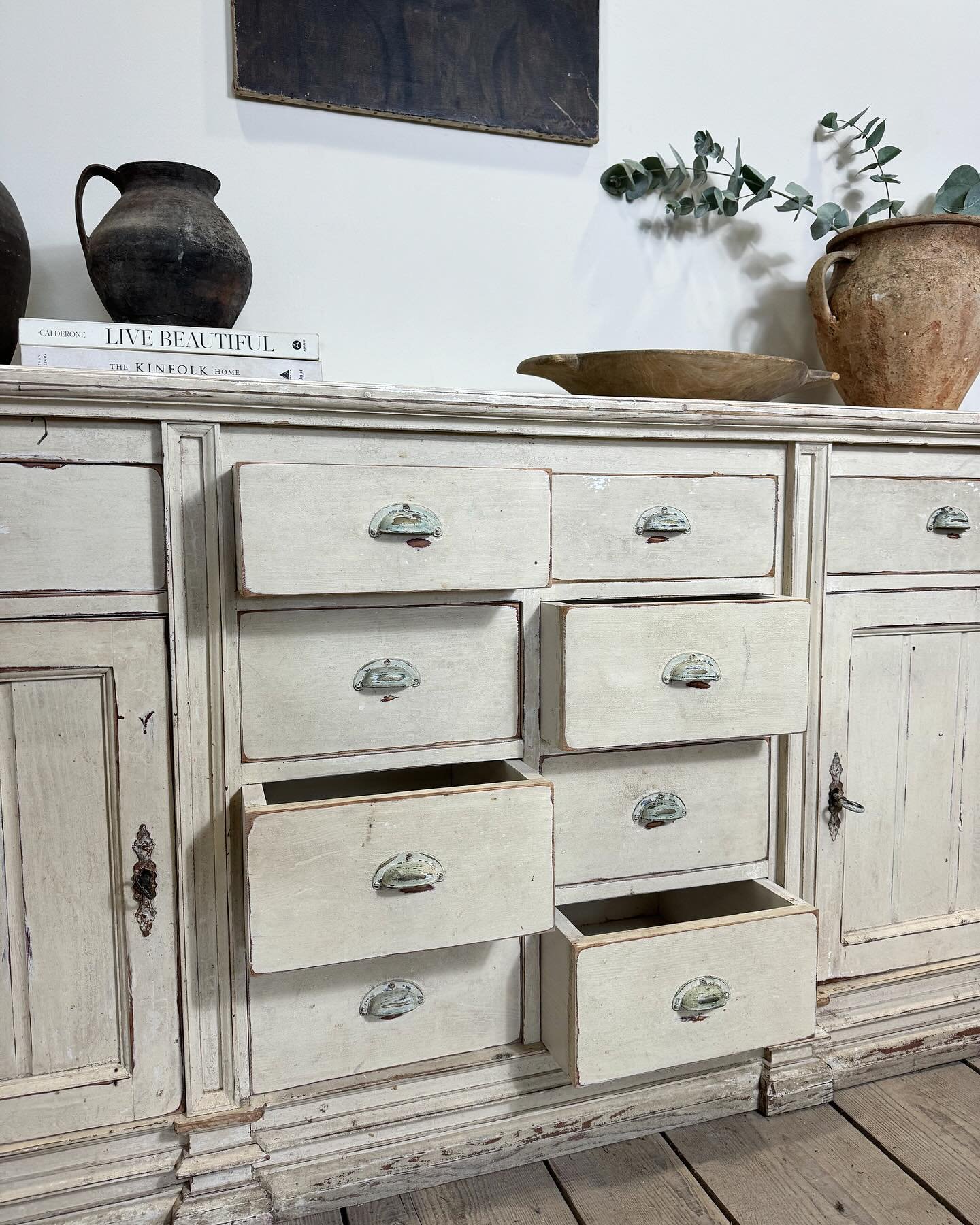 Vintage 1.7m rustic farmhouse painted sideboard cabinet bank of drawers in stock.. 
.
.
.
.
#vintage #antique #rustic #farmhouse #bankofdrawers #sideboard #cabinet #furniture #paintedfurniture #vintagefurniture #antiquefurniture #frenchfurniture #fre