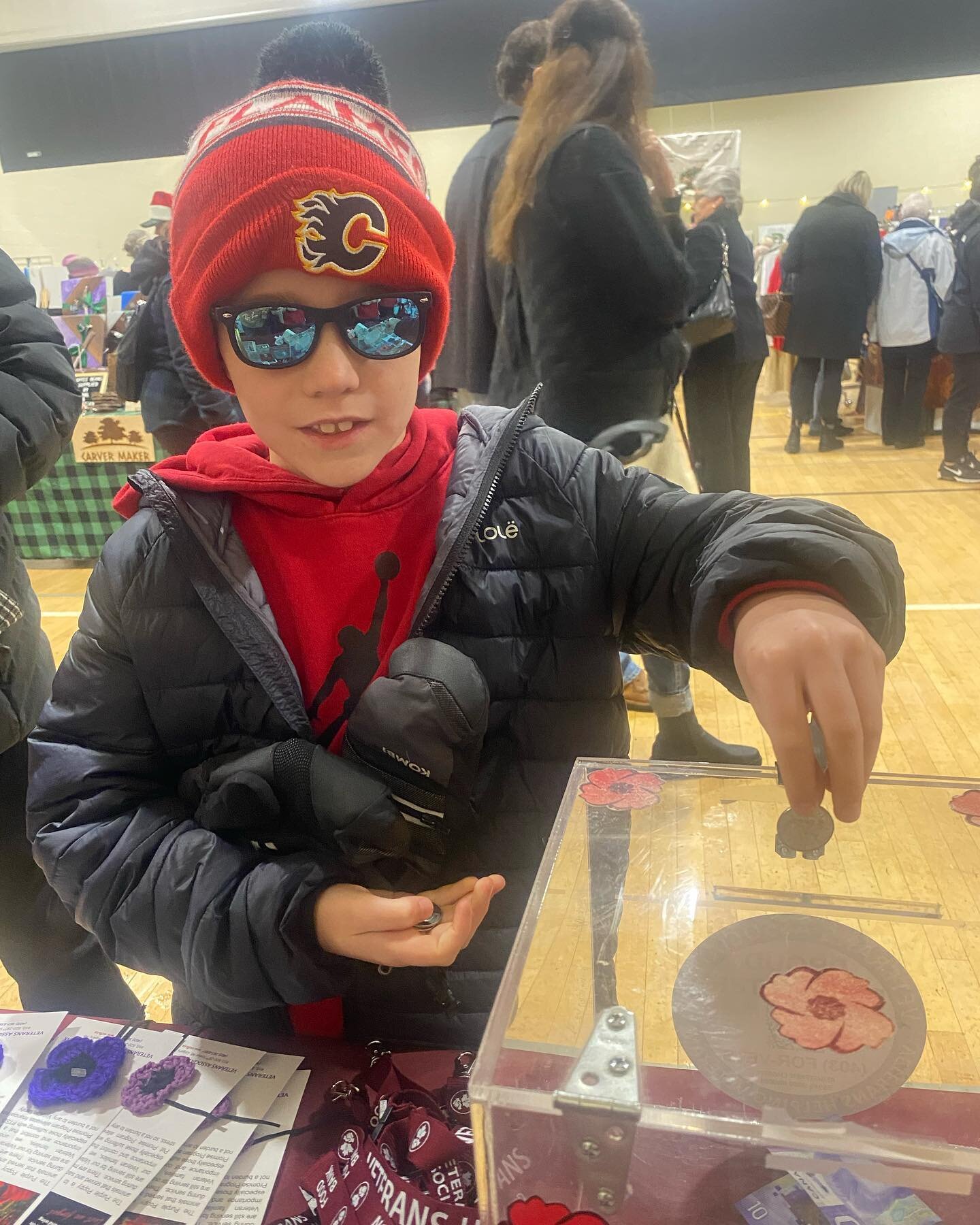 Back for more if you missed it Dec 9, 10 , 11 , Fireworks , Sleigh ride , entertainment , shopping , Santa , the EuropeanChristmas market in Bears-paw all weekend in support of @veteransassociationfoodbank , you should see all the cool stuff here! Sp