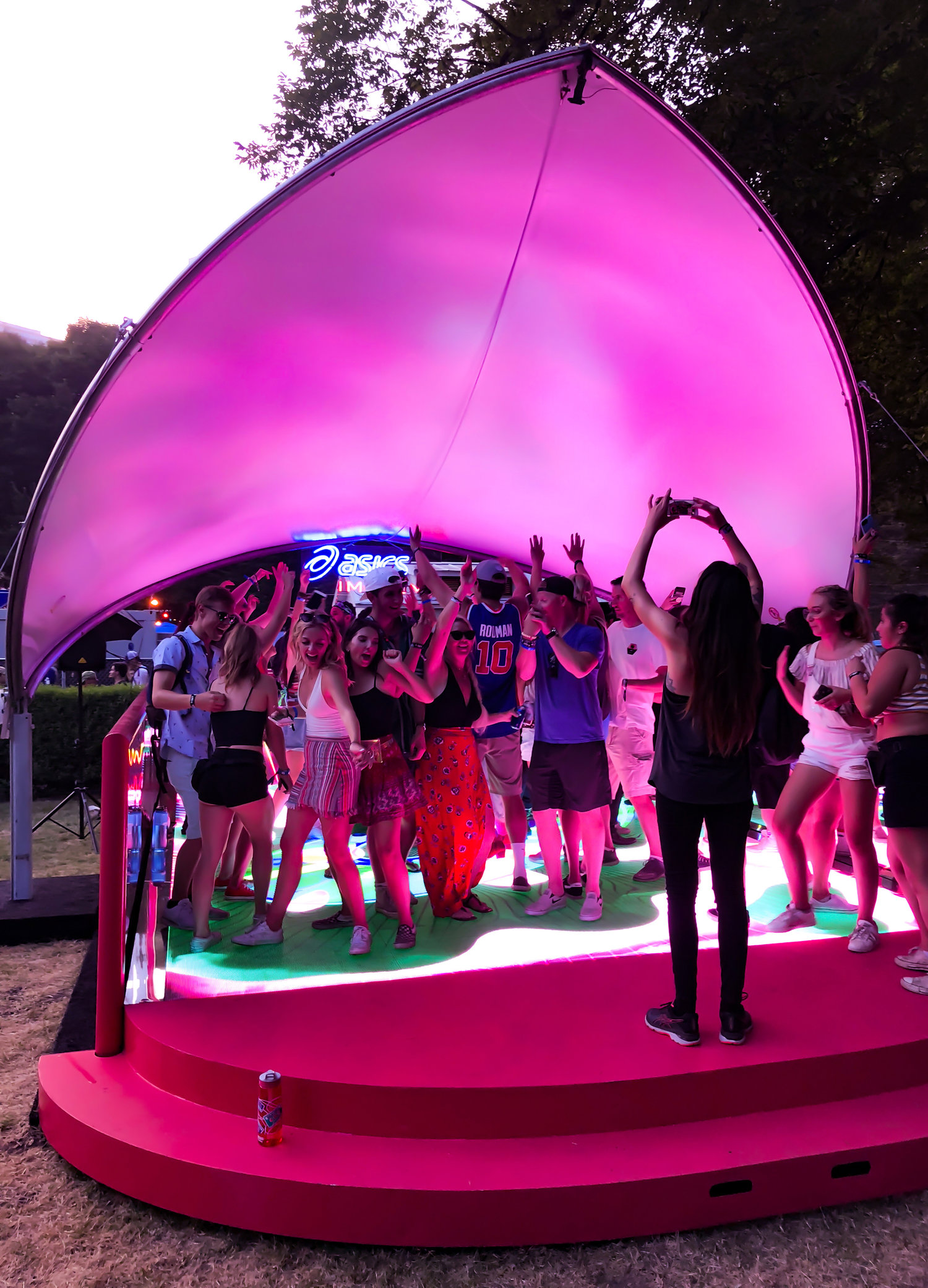 activefloor-asics-lollapalooza-dancing3.jpg