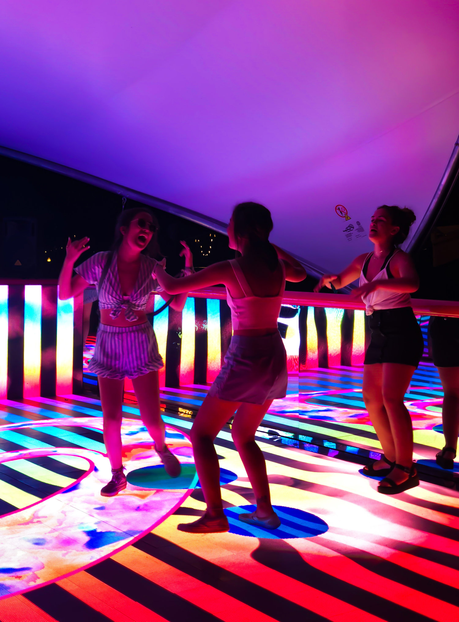 activefloor-asics-lollapalooza-dancing7.jpg