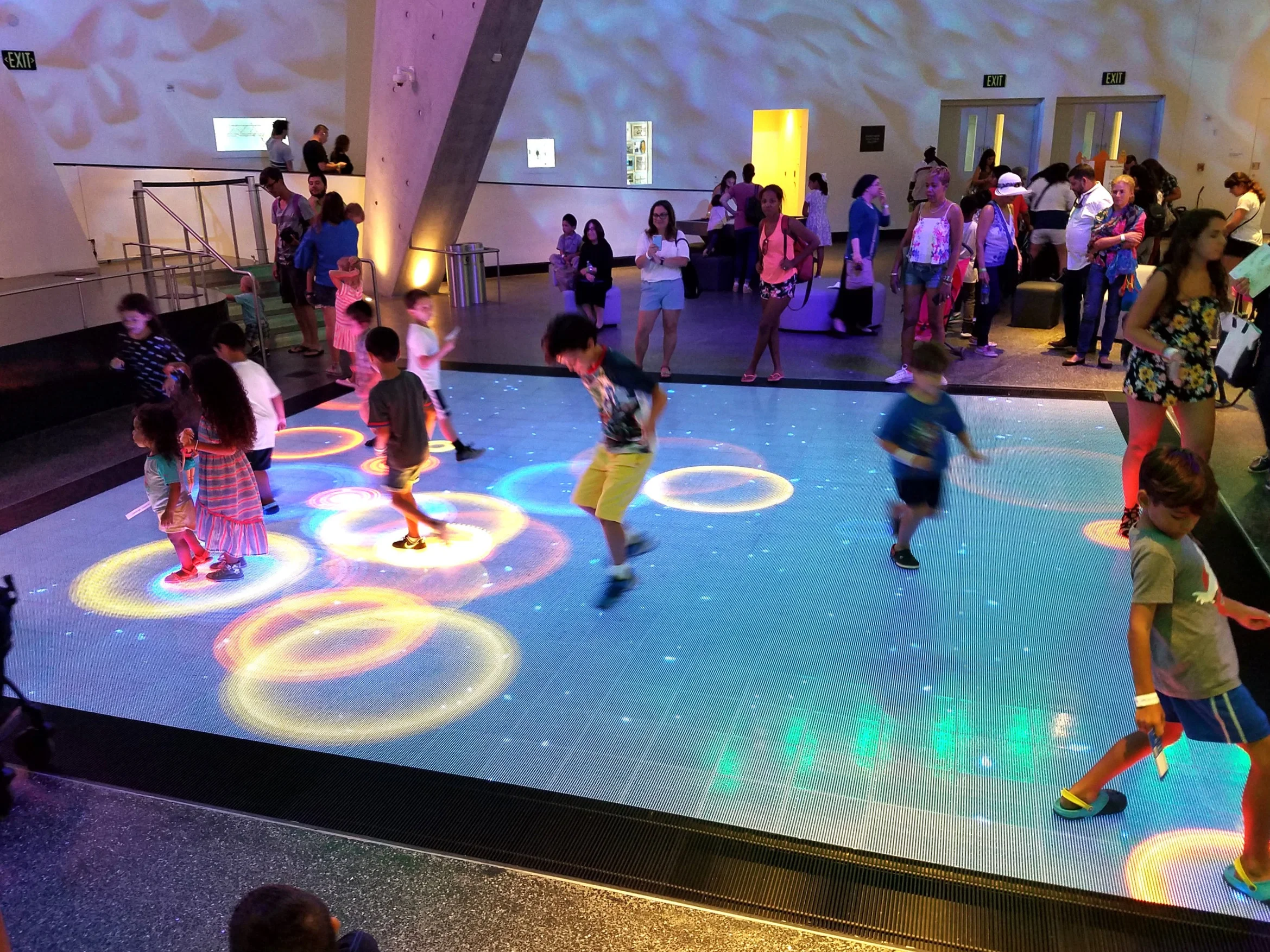 brightlogic-activefloor-frost-museum5.jpg