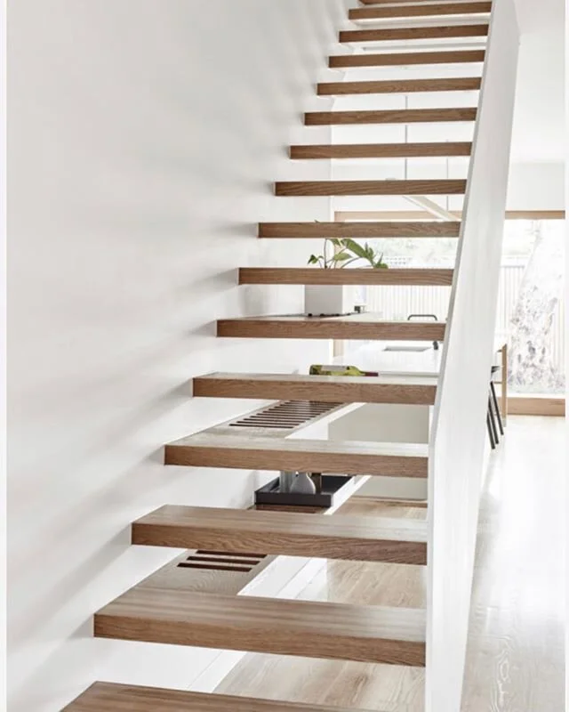 Confession...I am obsessed with cool stairs. There, I said it...now you know.
Design by @thereforestudio, @elwoodhouse

#aihamptons, #moderndesign, #stairdesign, #openstairs, #interiorarchitecture