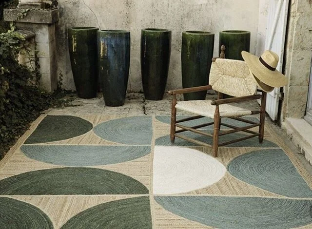 Today&rsquo;s obsession...@Elitisfrance jute rugs with geometry and tranquil colorways
#aihamptons
#elitisfrance
#interiordesign
#moderndesign
#interiors