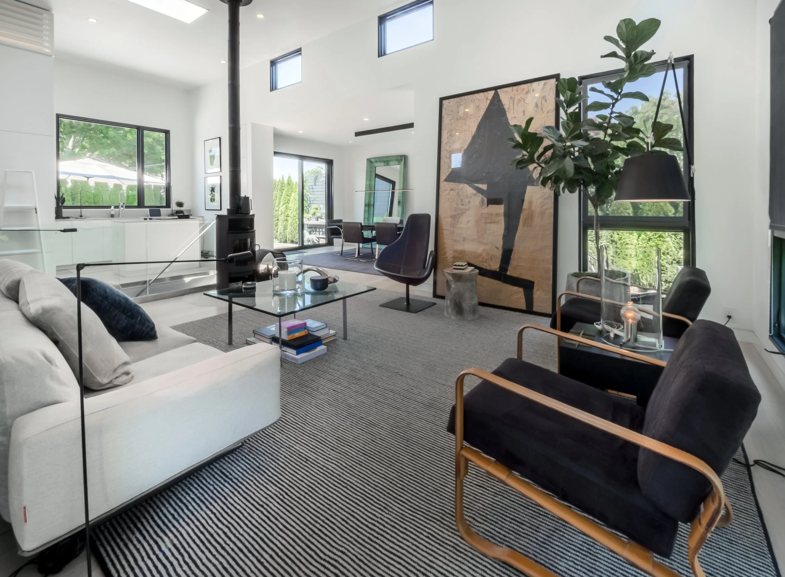 WindermereDrive_Living01.jpg