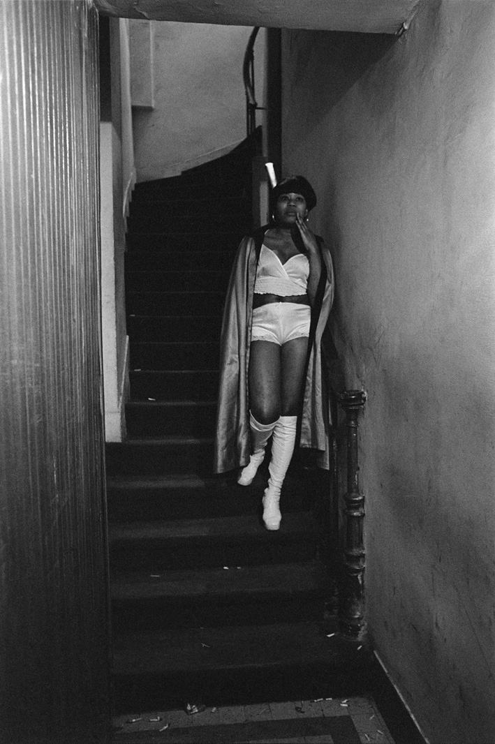 14. Rue des Lombards (Togo dans l’escalier), 1976-1977