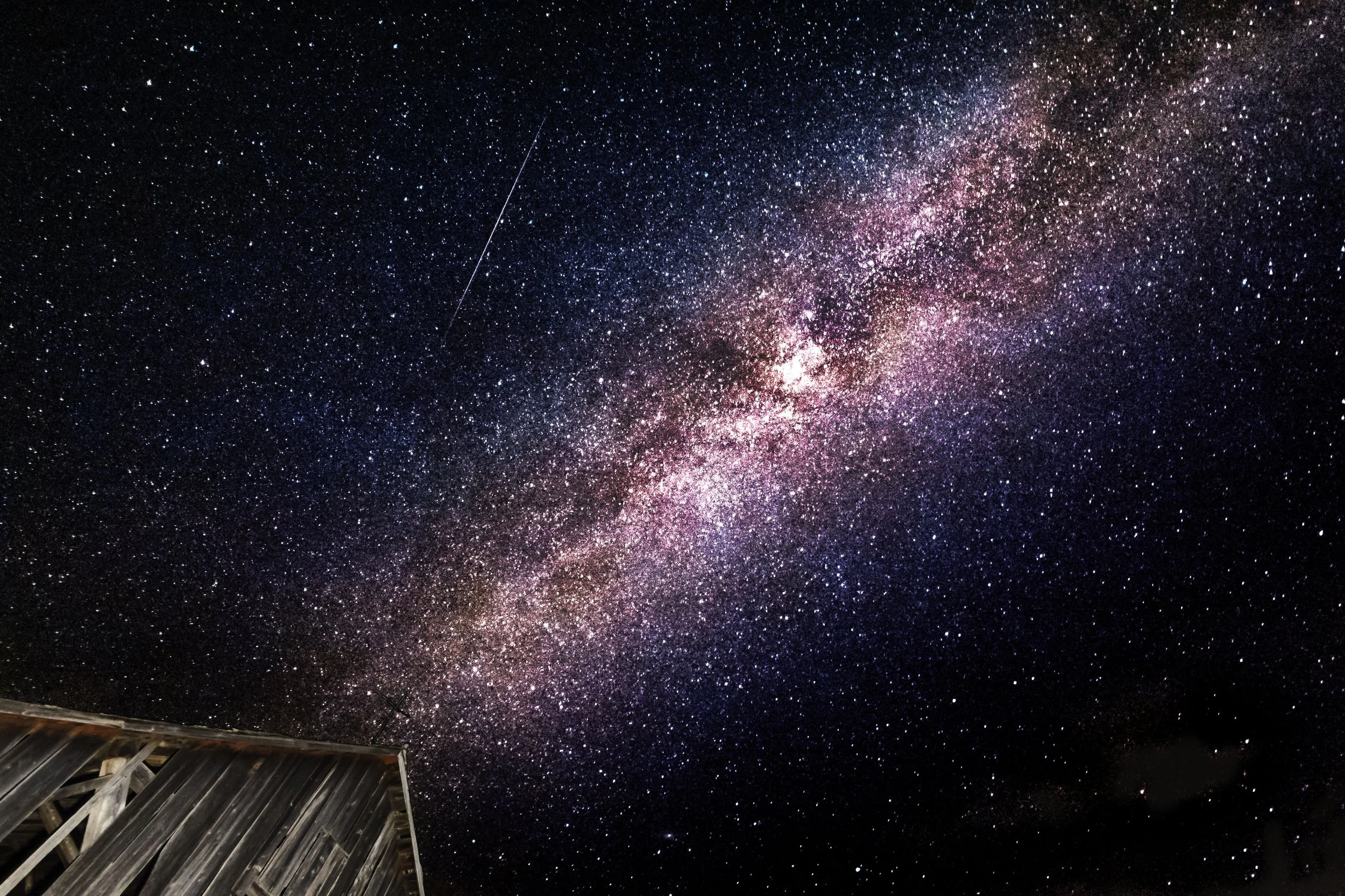 Barn Milky Way.jpg