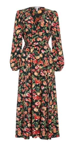 Pair this dress with red, green, or black shoes. Also consider wearing belts of different colors and widths to cinch your waist.