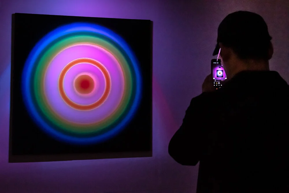 Man with Circle of Color in Museum_201901081.jpg