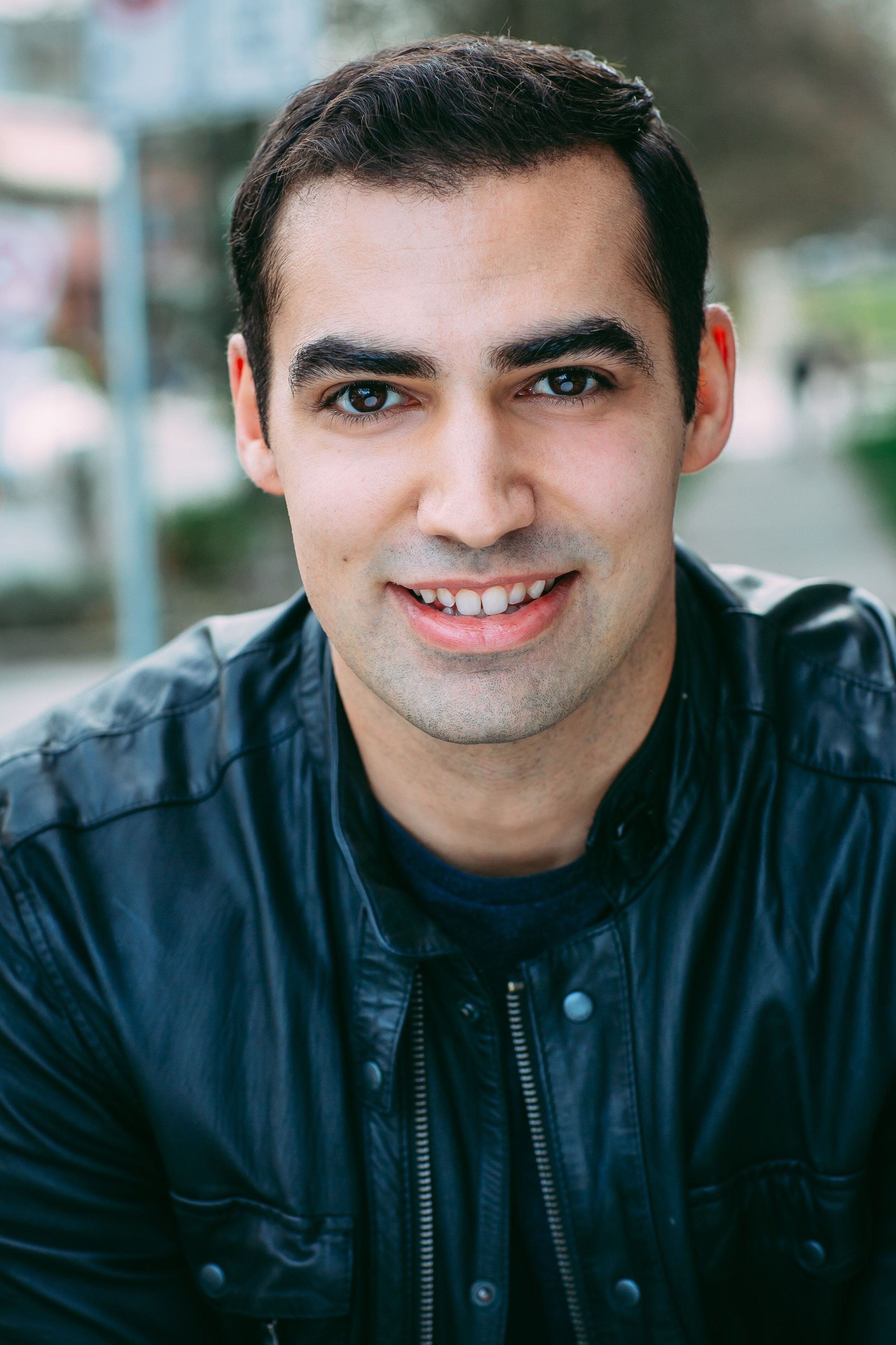 Headshot for actor Paul Almeida