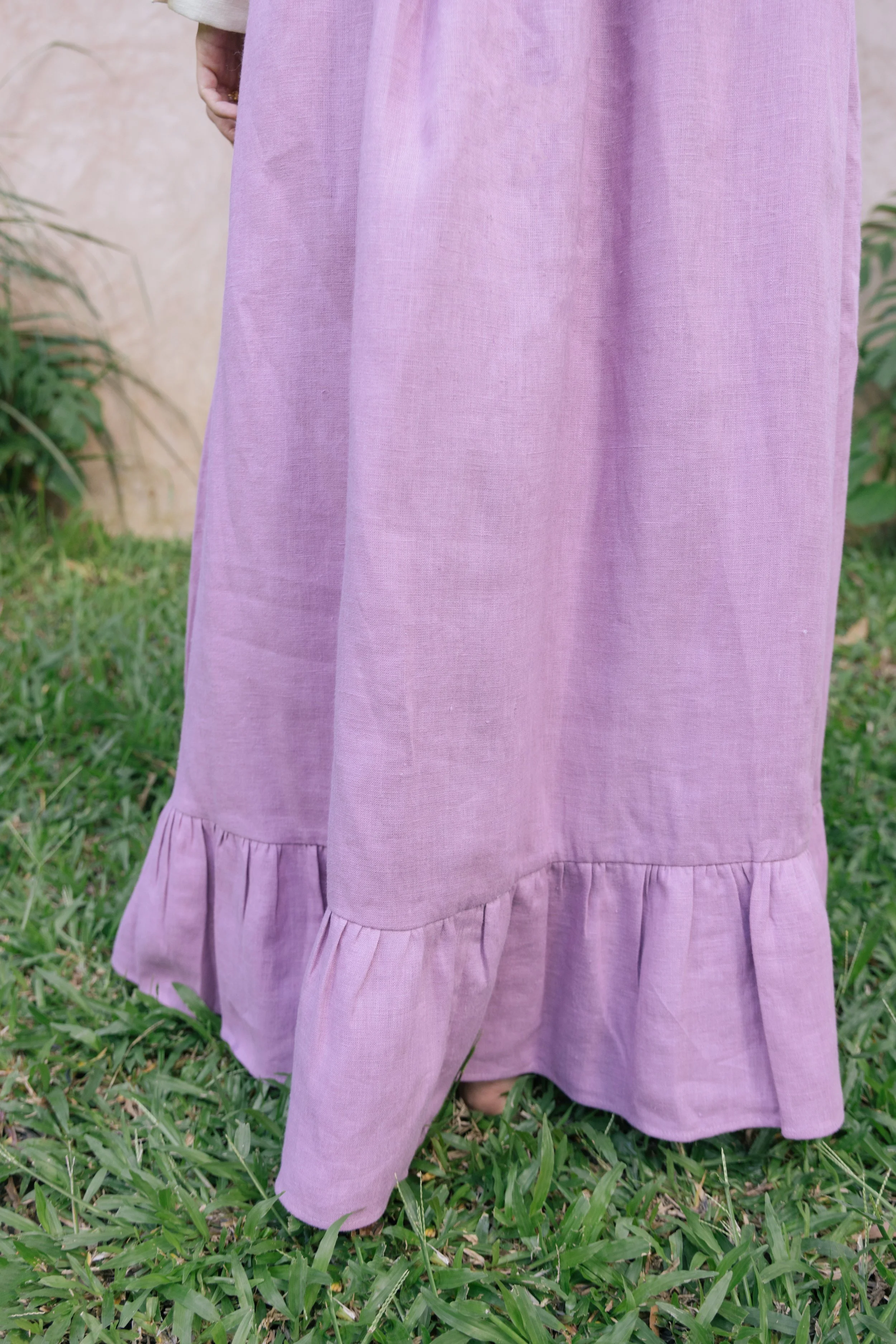 sun-and-her-ruffle-hem-linen-skirt-rosewood-pink-details.jpg